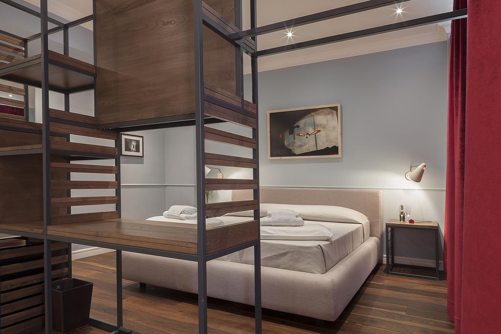 Art Seven Guest house