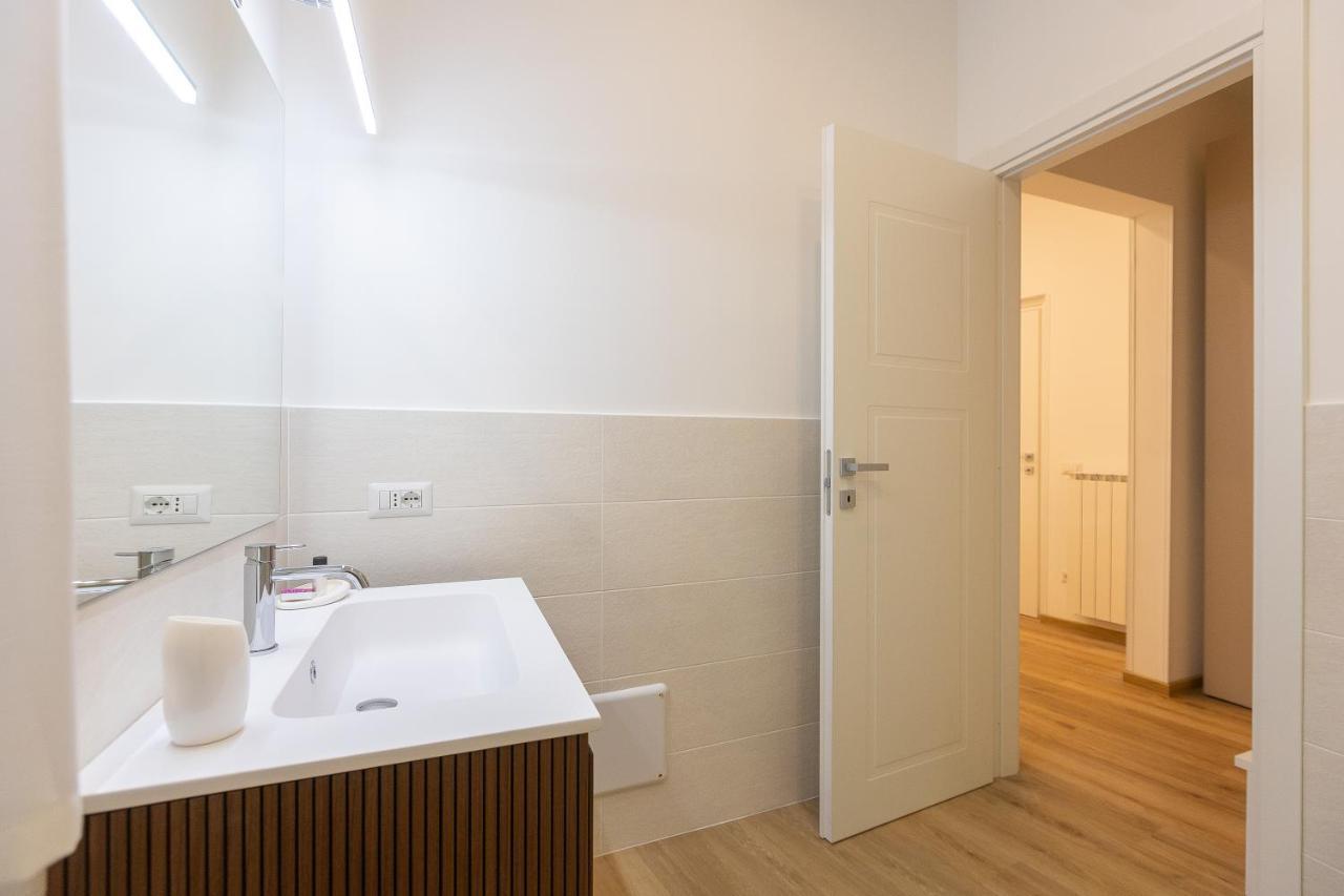 Colosseum Holidays - Three-bedroom *