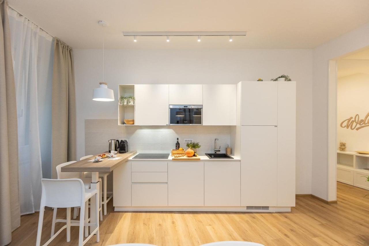 Colosseum Holidays - Three-bedroom Roma