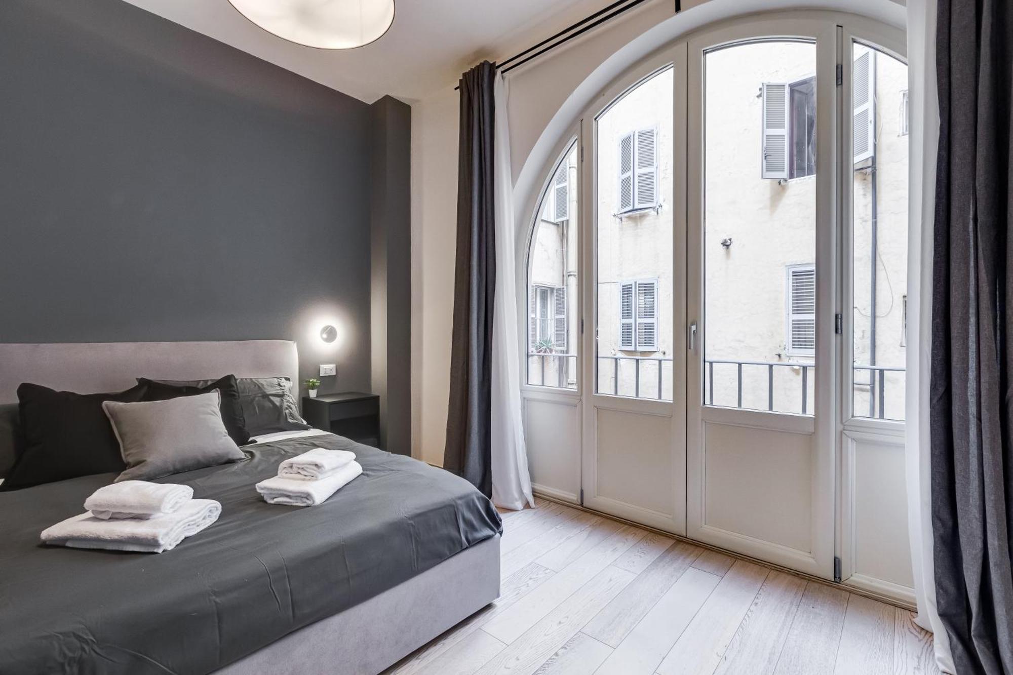 Classy 2-bdr In Termini District Appartamento *