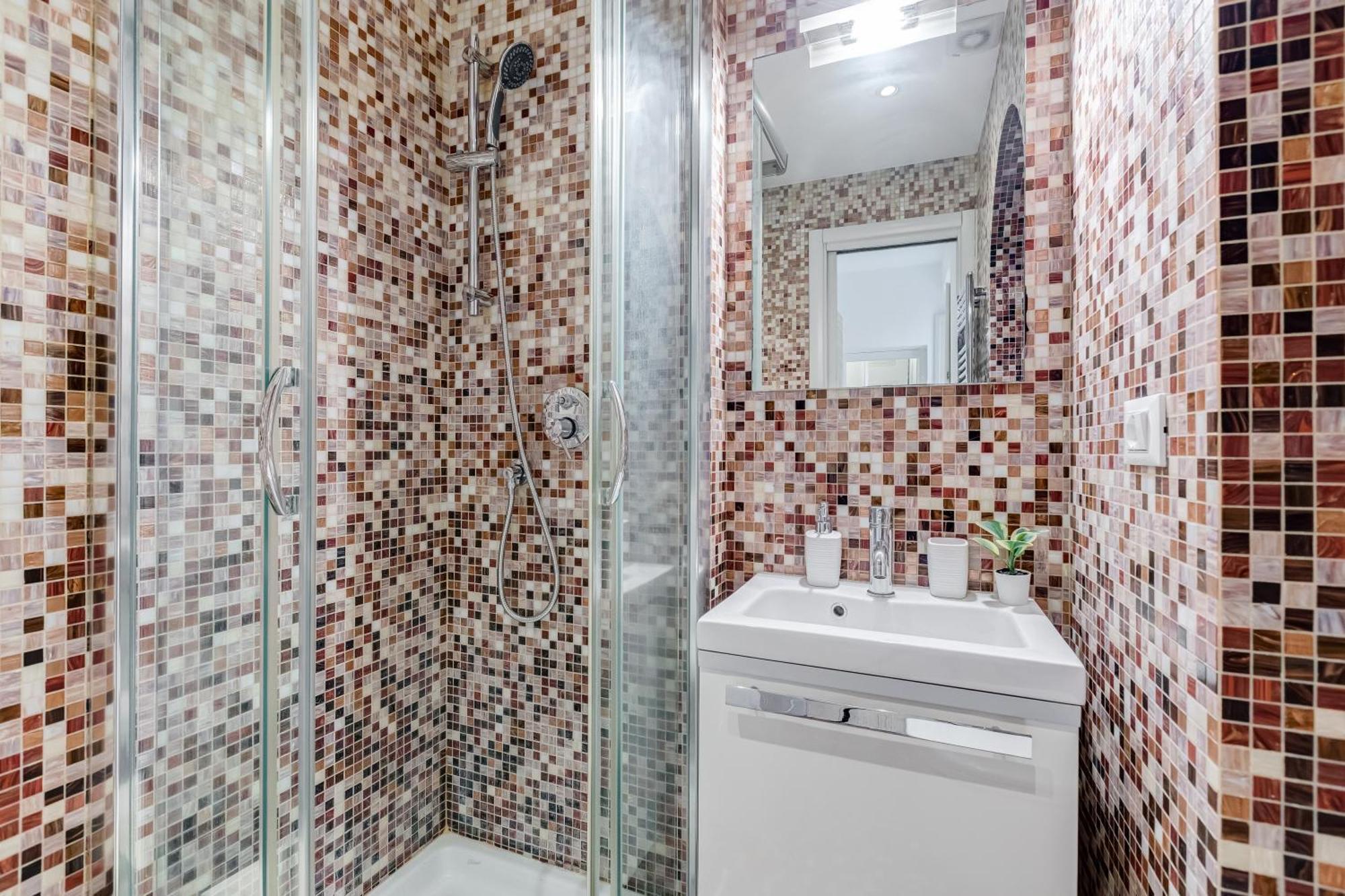 Classy 2-bdr In Termini District Appartamento