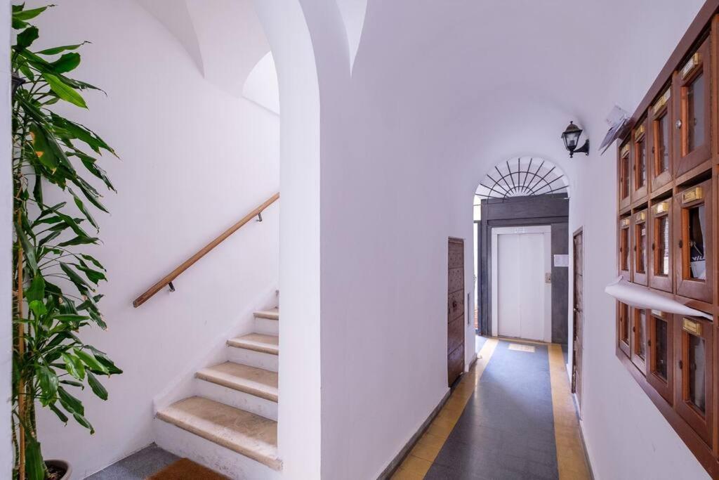 Ht Bilo Colosseo Apartment Rom