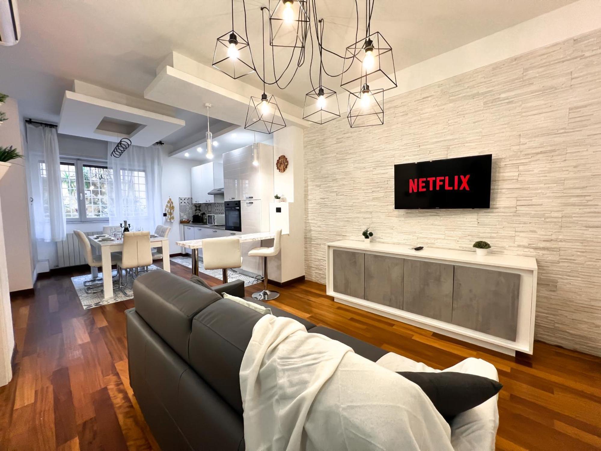 Apartment Unique House - 3 Bedrooms & 2 Bathrooms With 4 Beds - 100 Meters To The Metro A *
