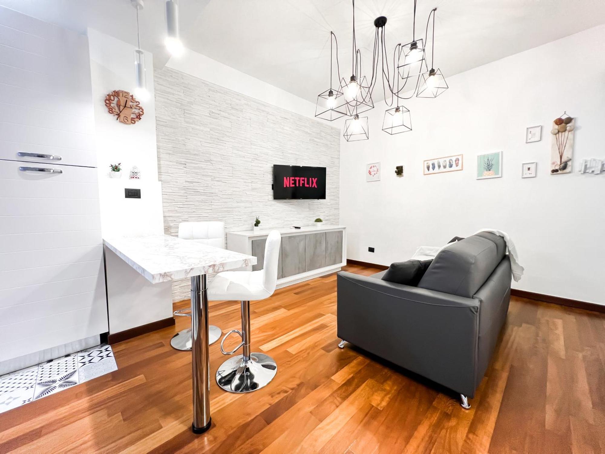 Apartment Unique House - 3 Bedrooms & 2 Bathrooms With 4 Beds - 100 Meters To The Metro A *