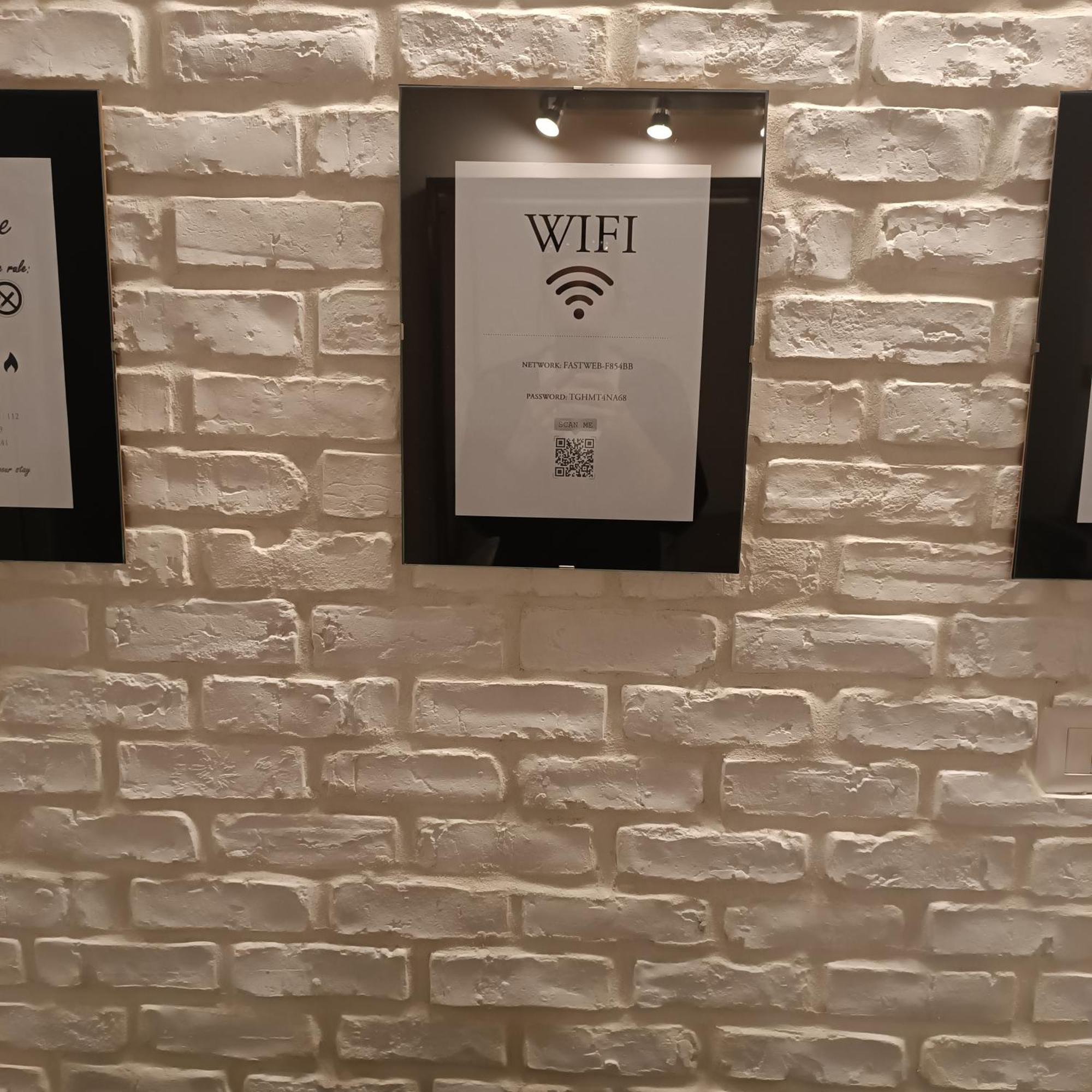 White * Roma