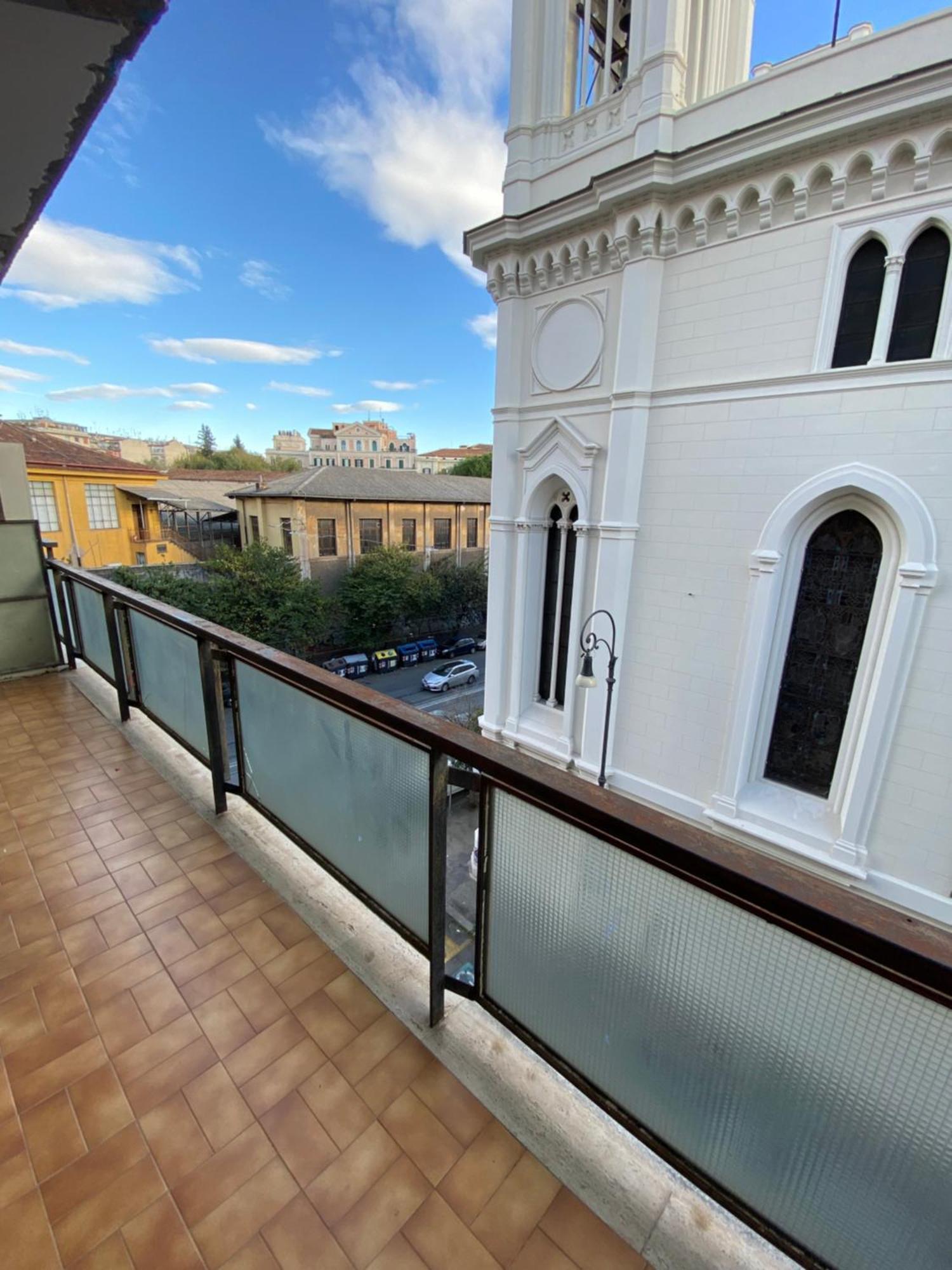 In Centro Con Balcone Con Vista Roma