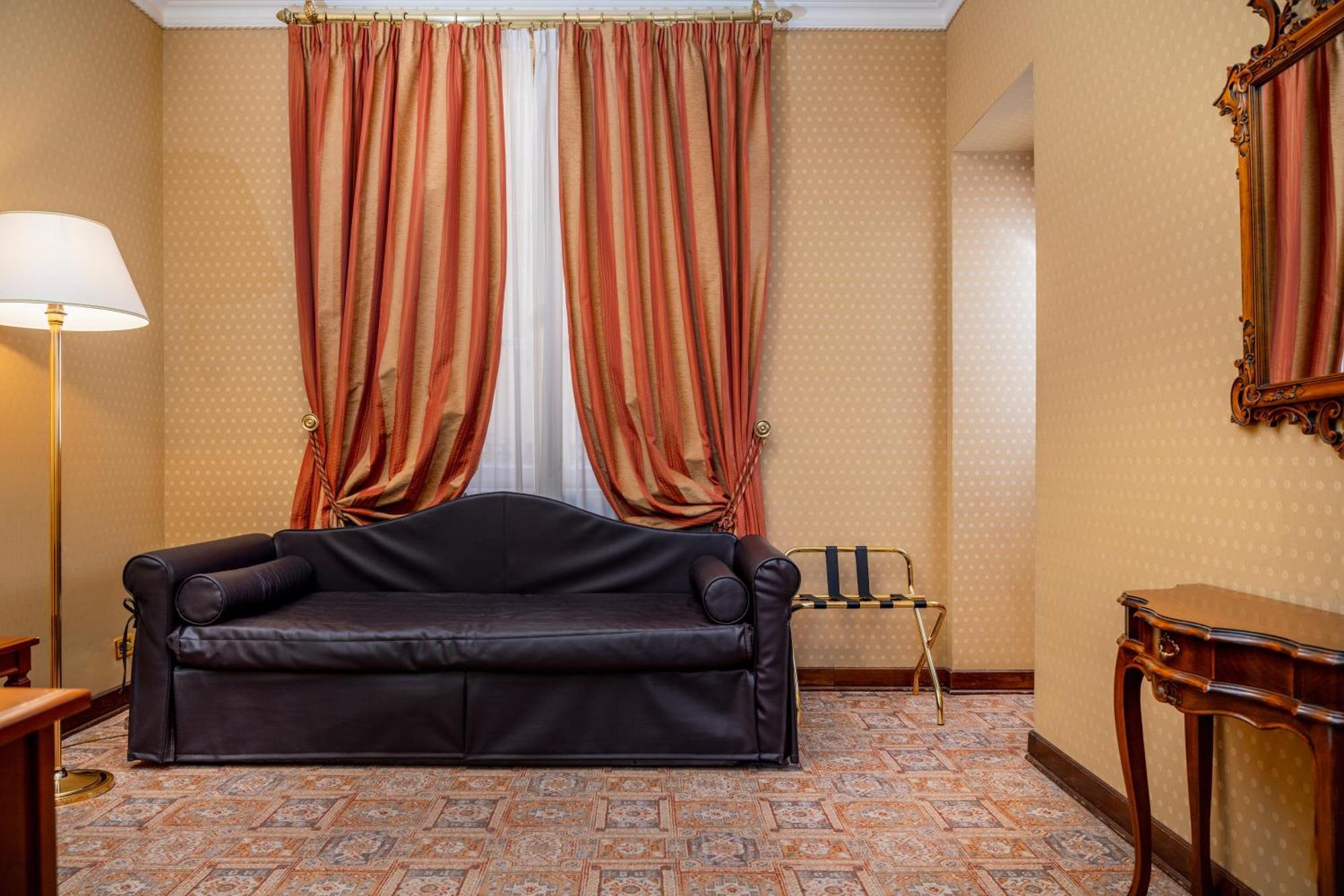 Hotel Oceania 2*