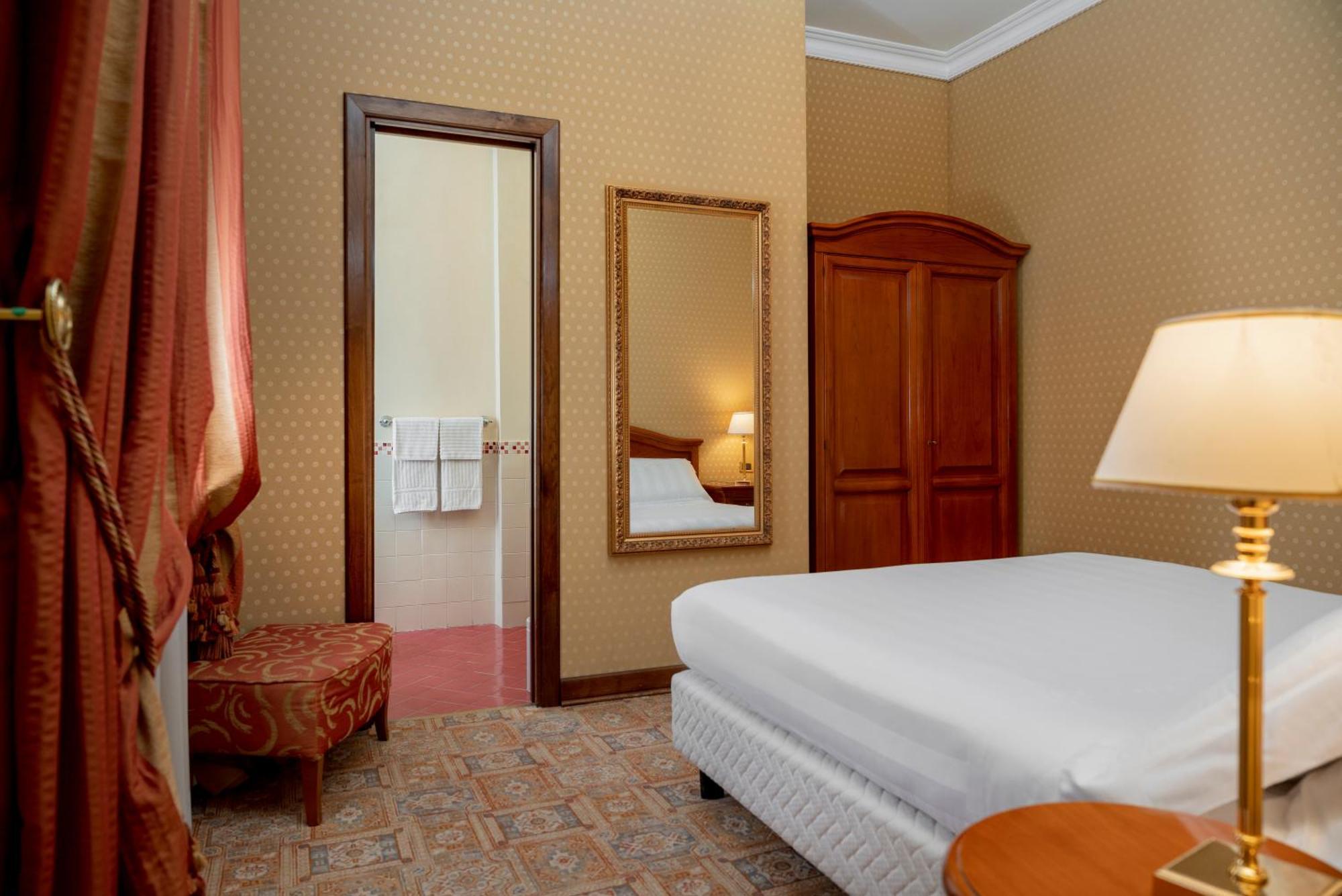 Oceania Hotel