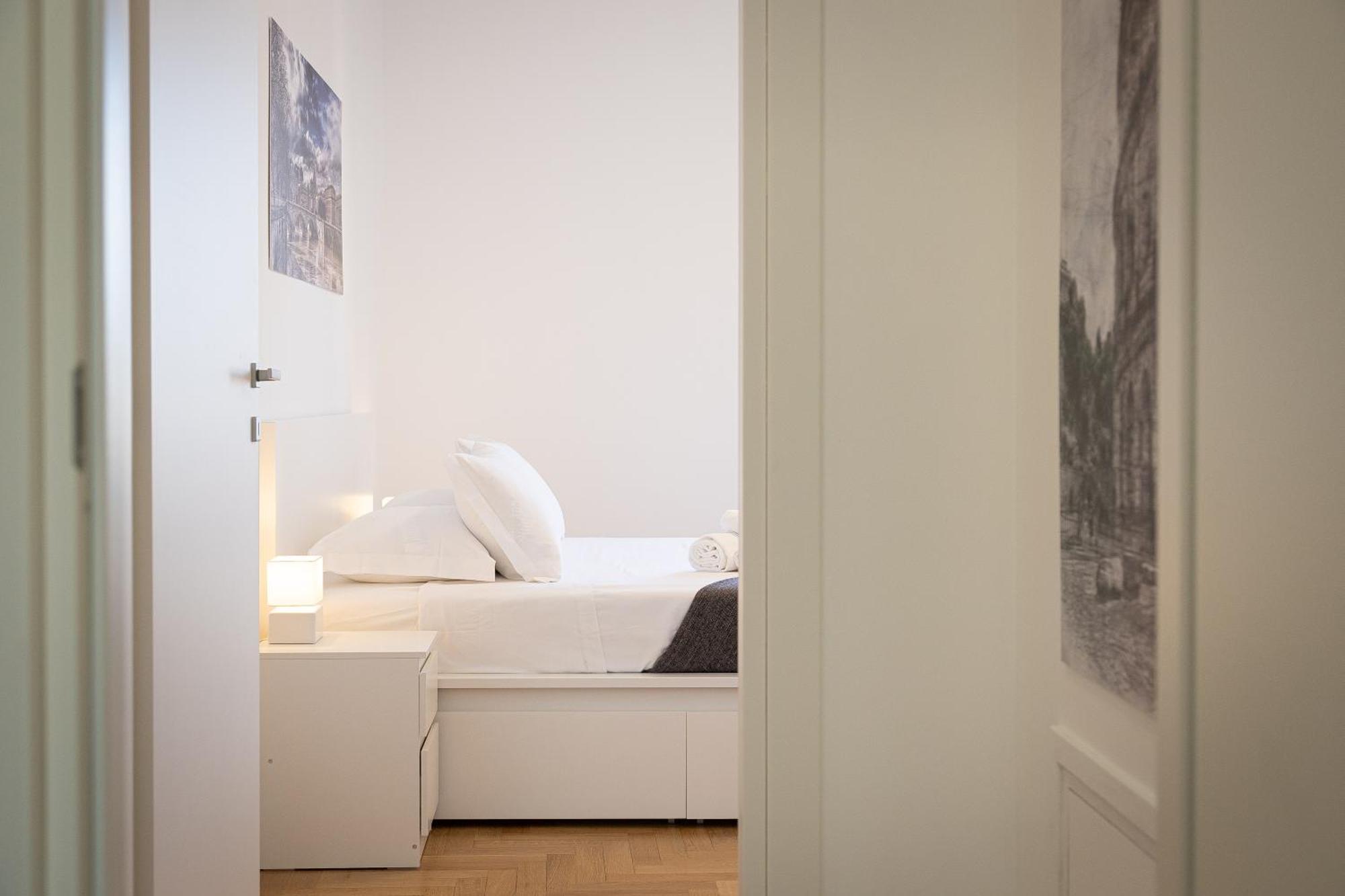 Apartamento Colosseo Modern By In Roma