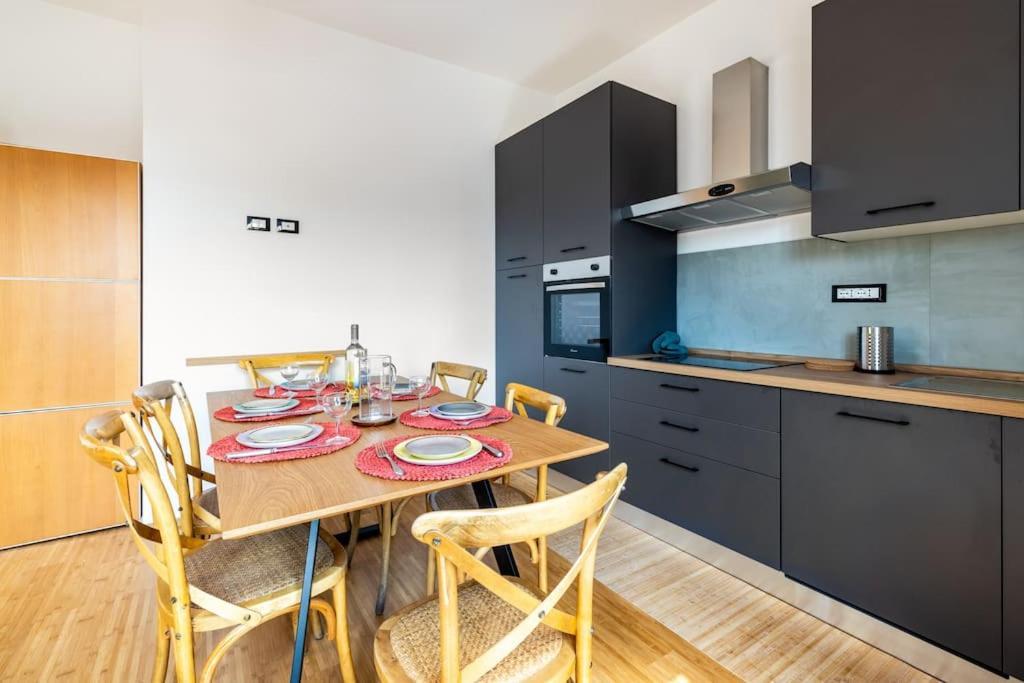 Appartamento Spacious With Terrace 3 Bedroom, Metroa Battistini *