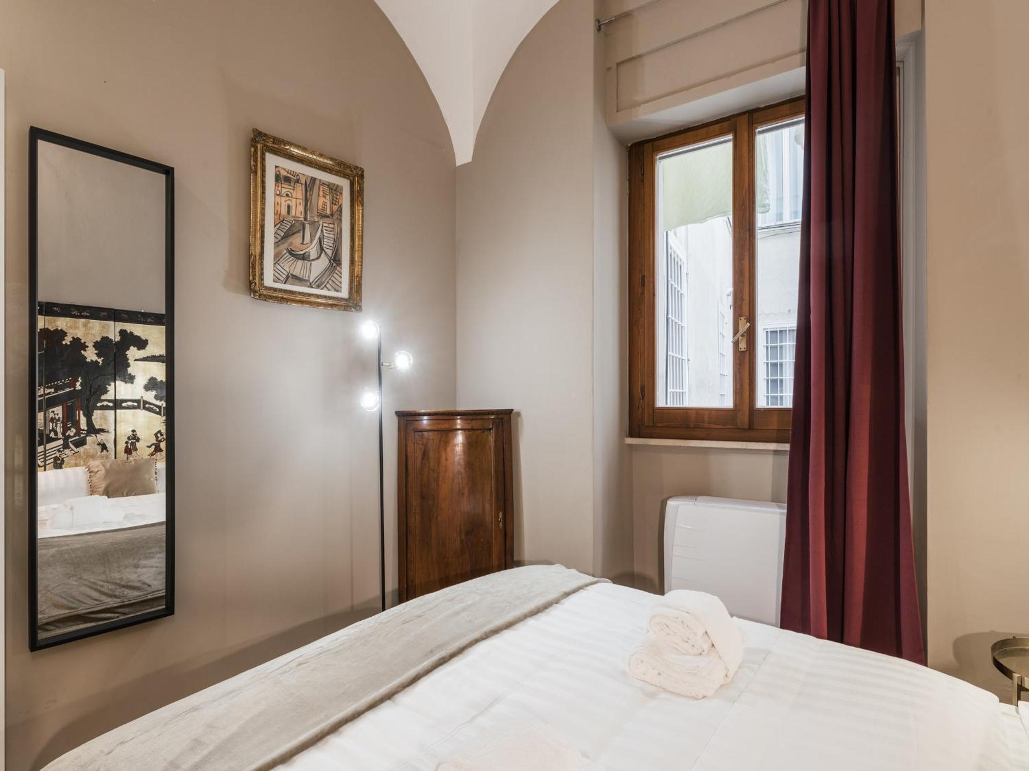 The Rent - Charming Flat Near Colosseo Roma