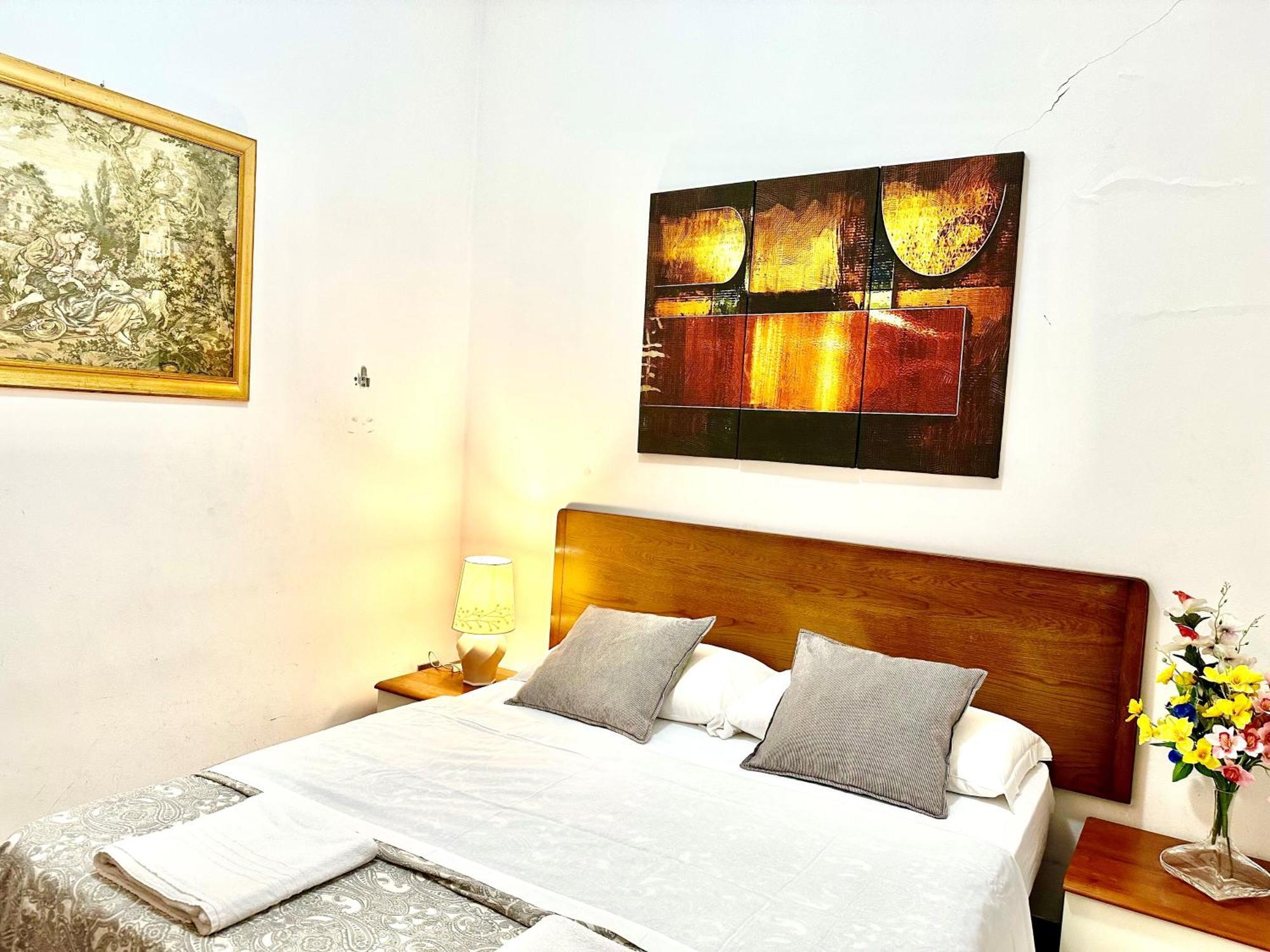Apartment 4 Bed Luxury Near Colosseum Rome
