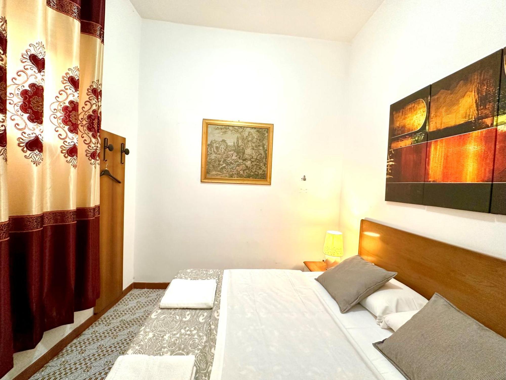 Apartment 4 Bed Luxury Near Colosseum *