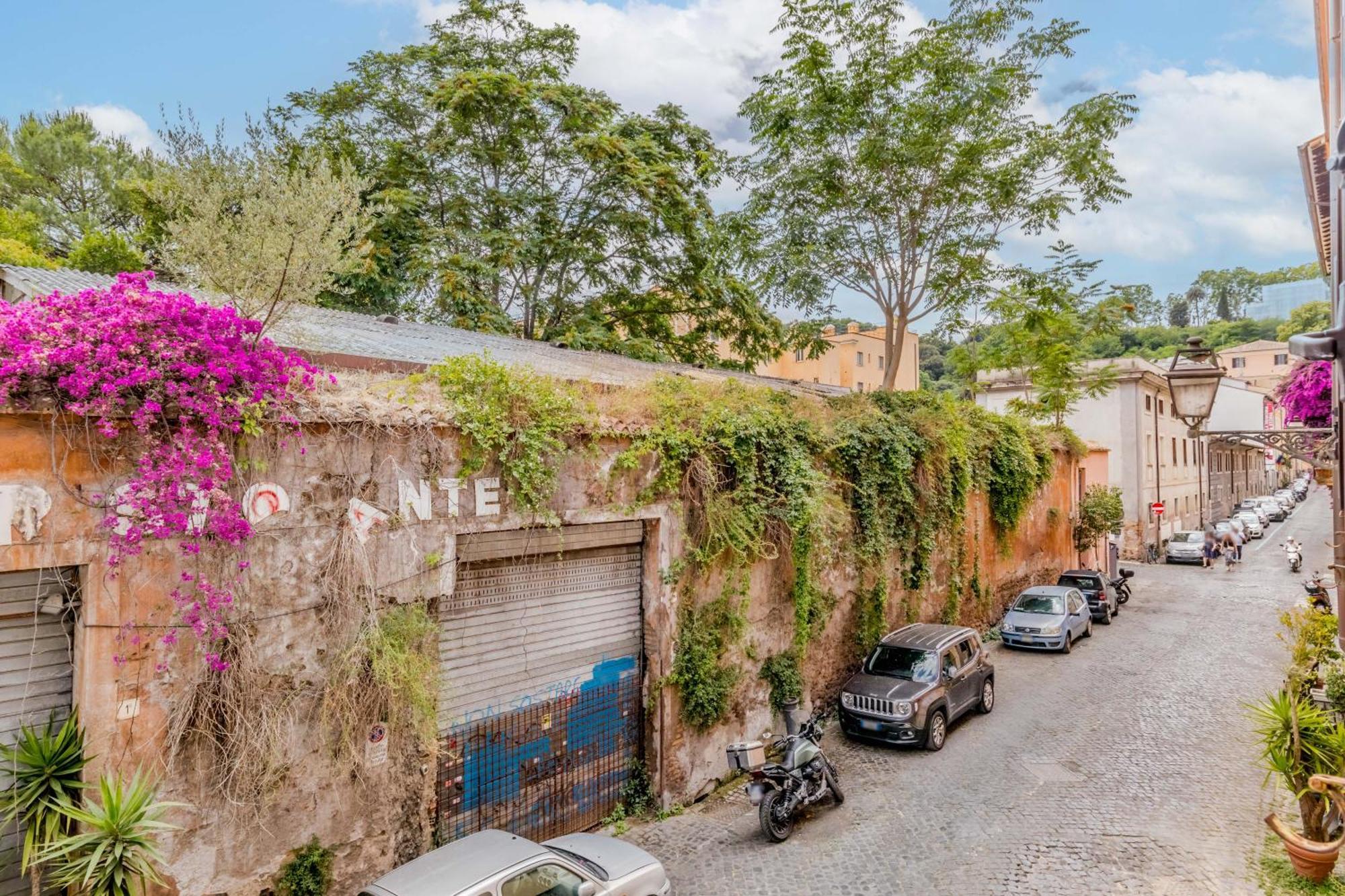 Sales In Trastevere Appartamento *