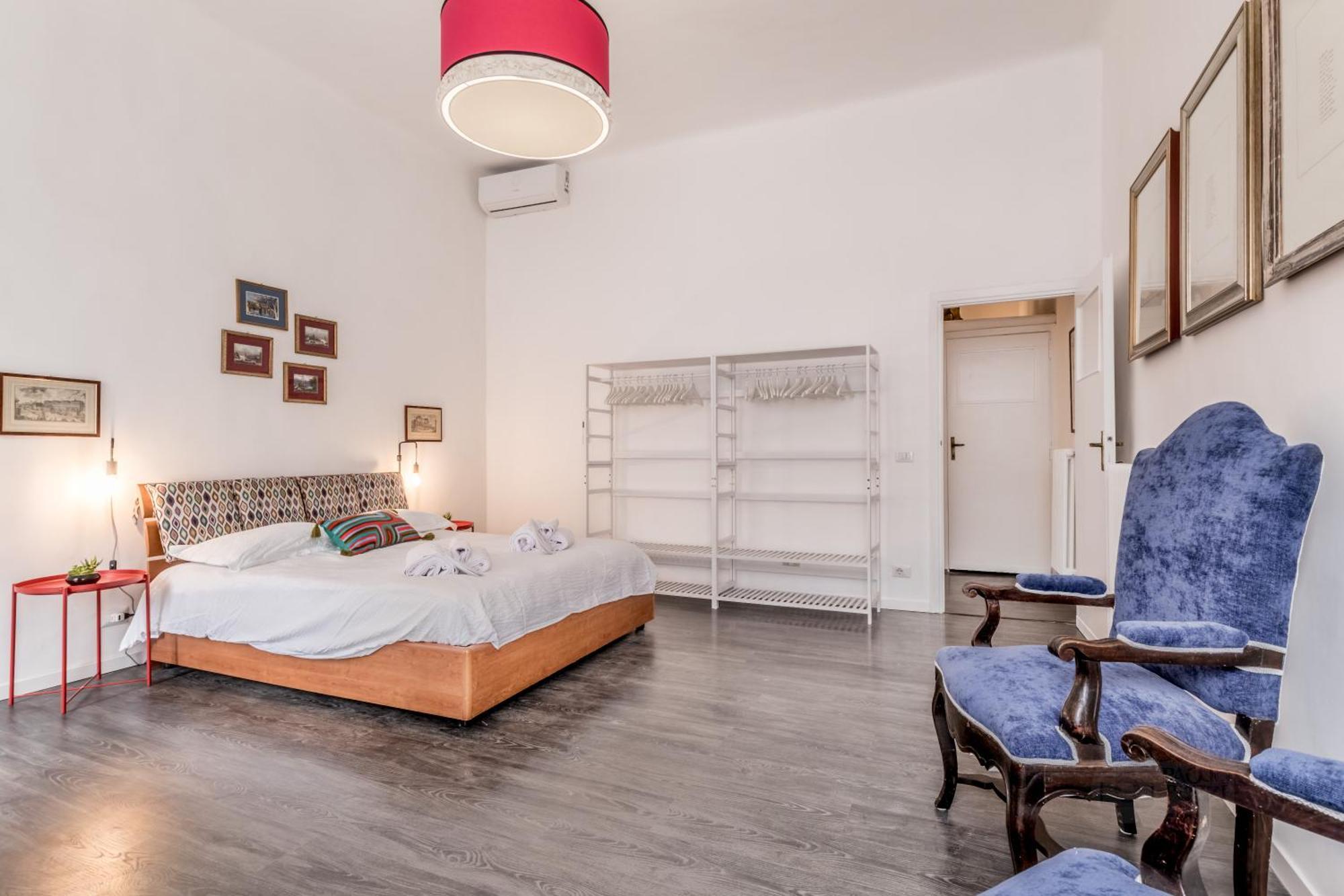 Sales In Trastevere * Roma