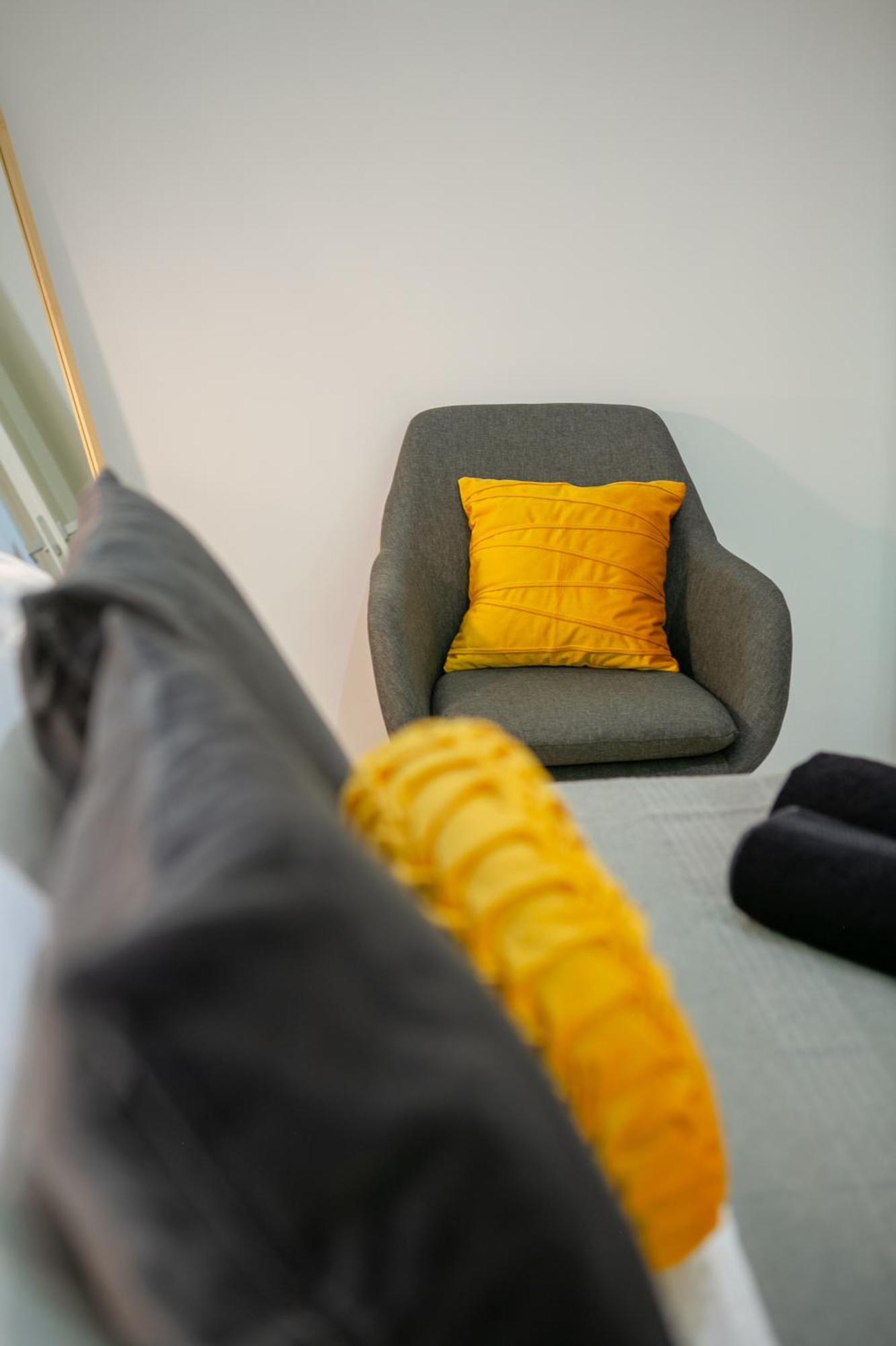 Mustard S Camillo - Homes Apartment