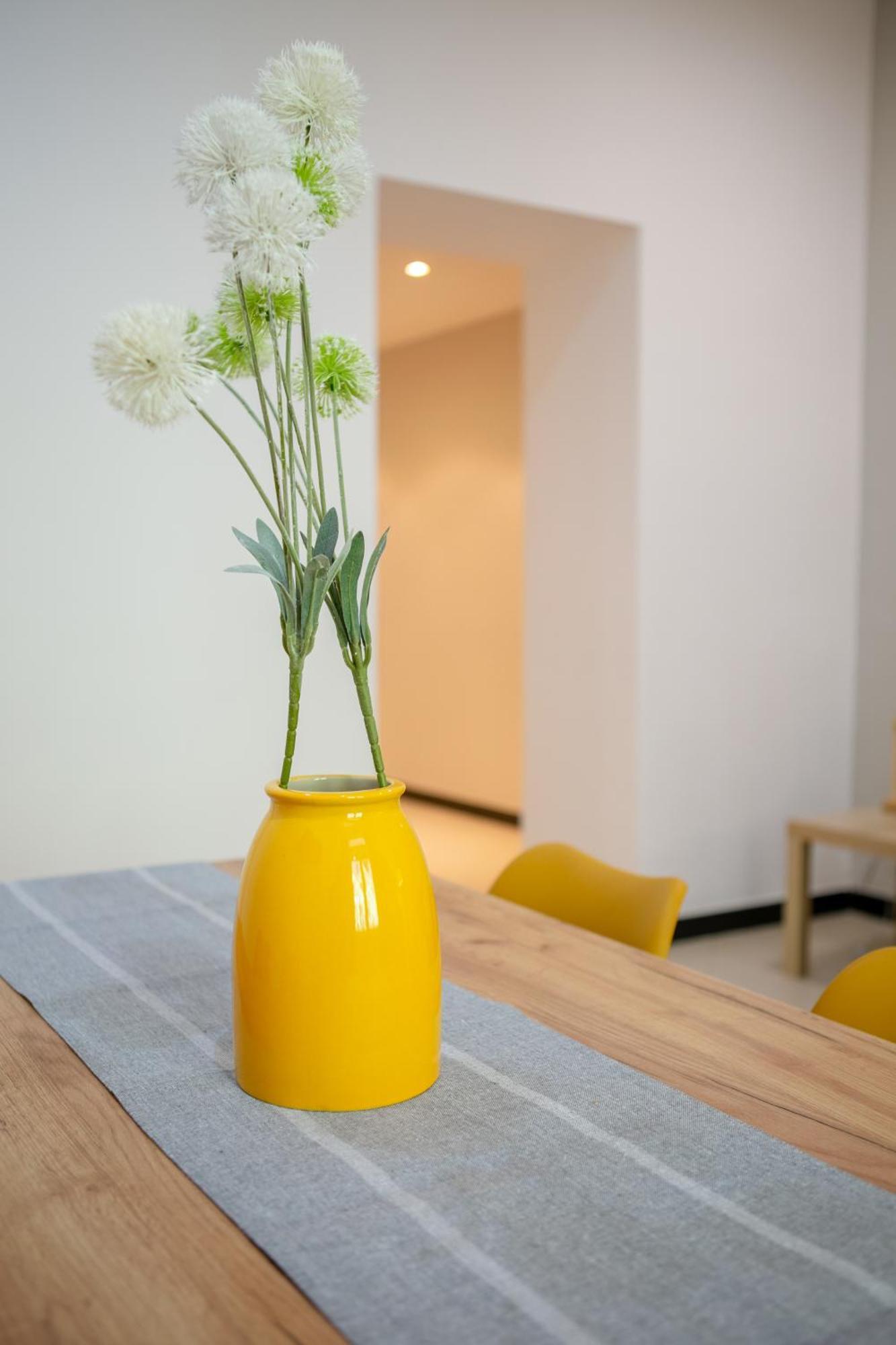 Apartment Mustard S Camillo - Homes