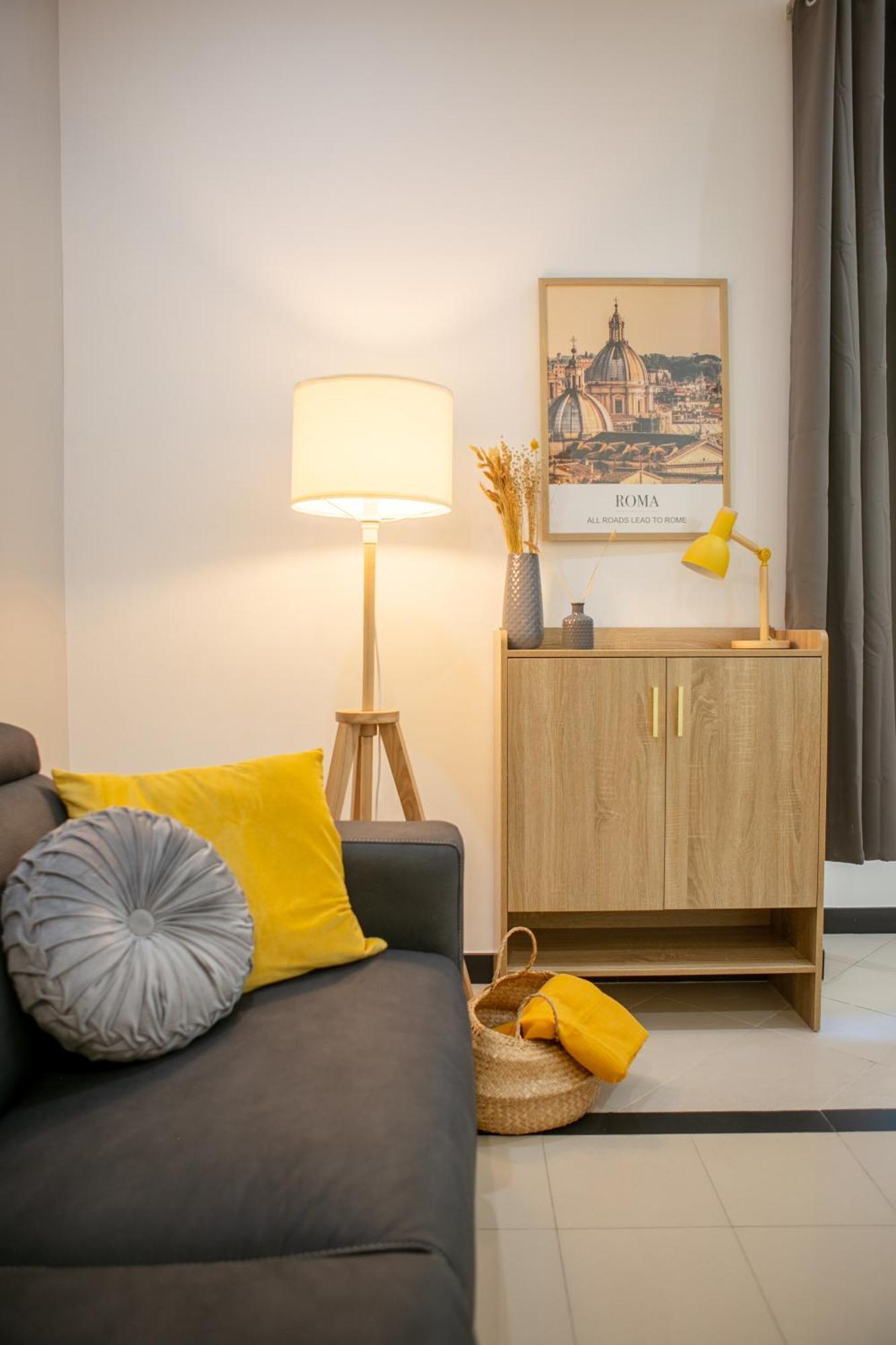Mustard S Camillo - Homes Apartment Rom