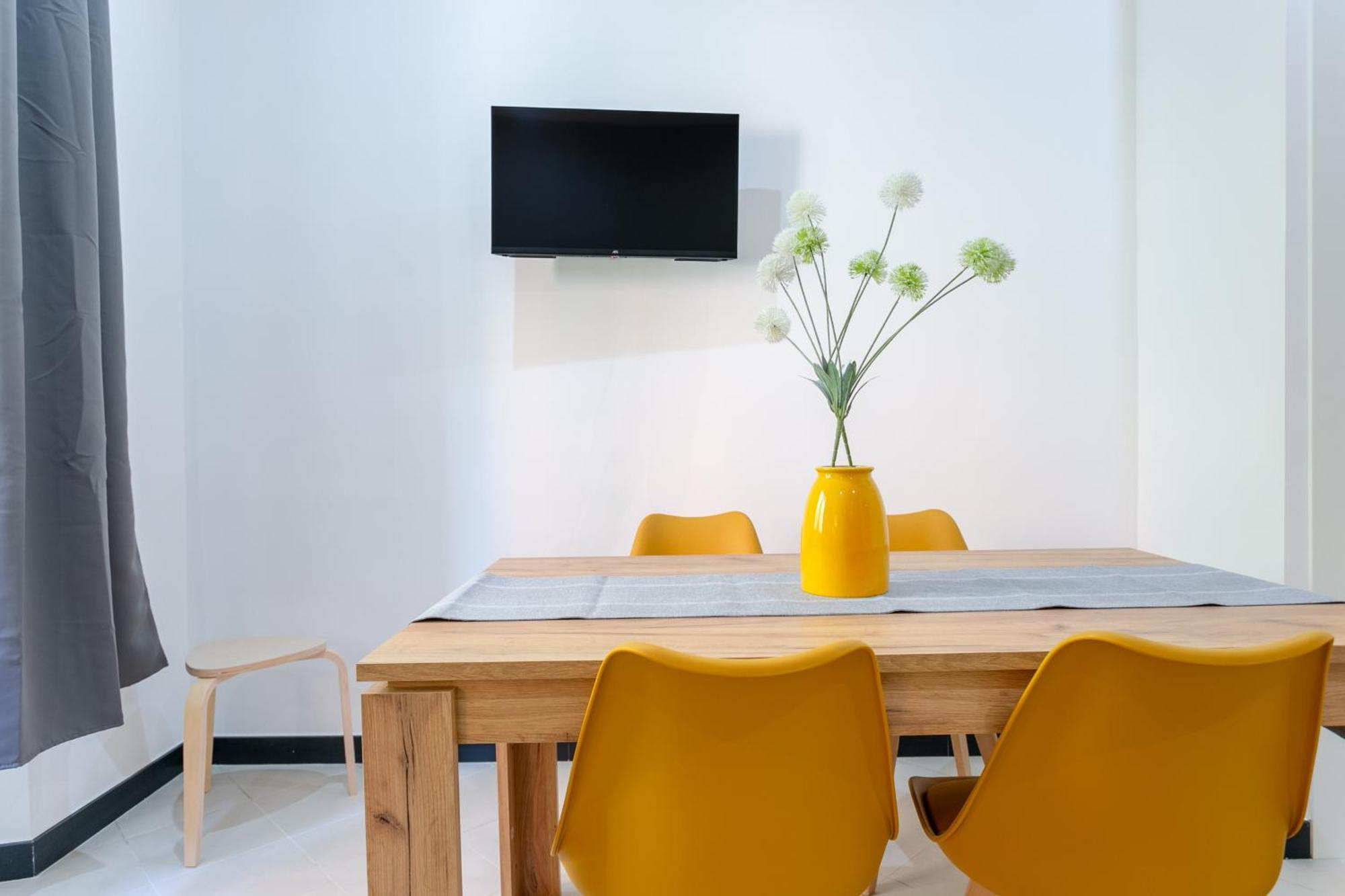 Mustard S Camillo - Homes Apartment *