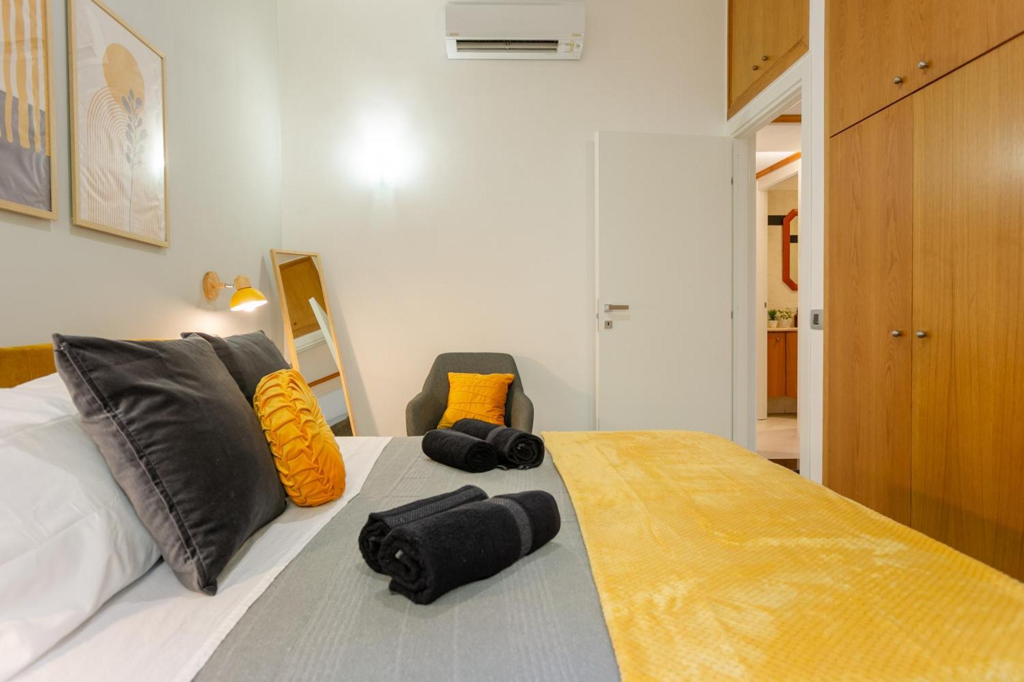 Mustard S Camillo - Homes Apartment Rom