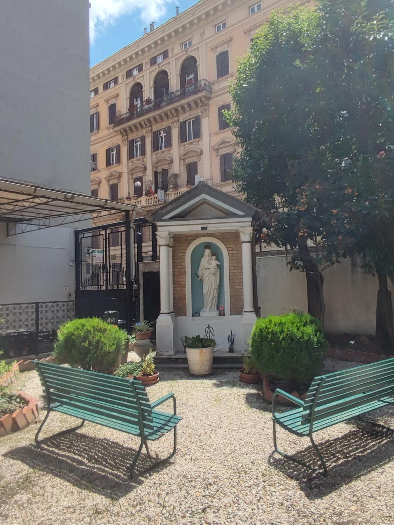 Casa Per Ferie Maria Ausiliatrice Hotel *