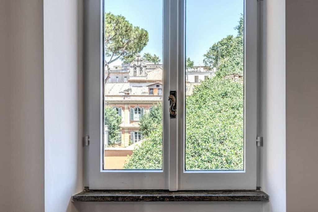 Cisterna 9 * Rome