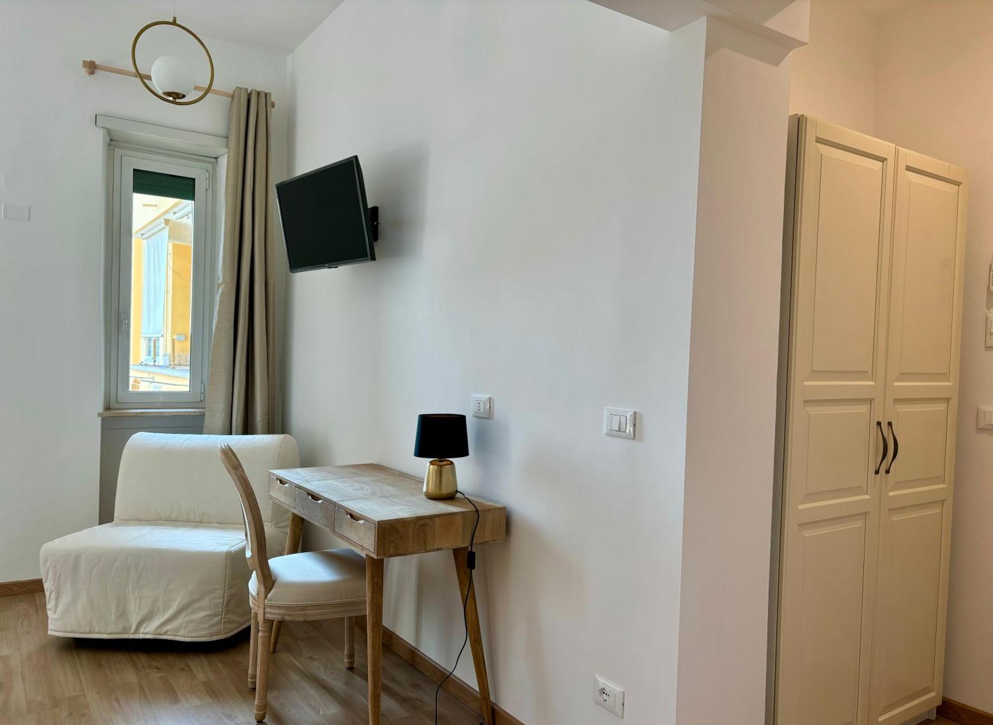 Affittacamere Living Flaminio - Ad Uso Turistico *