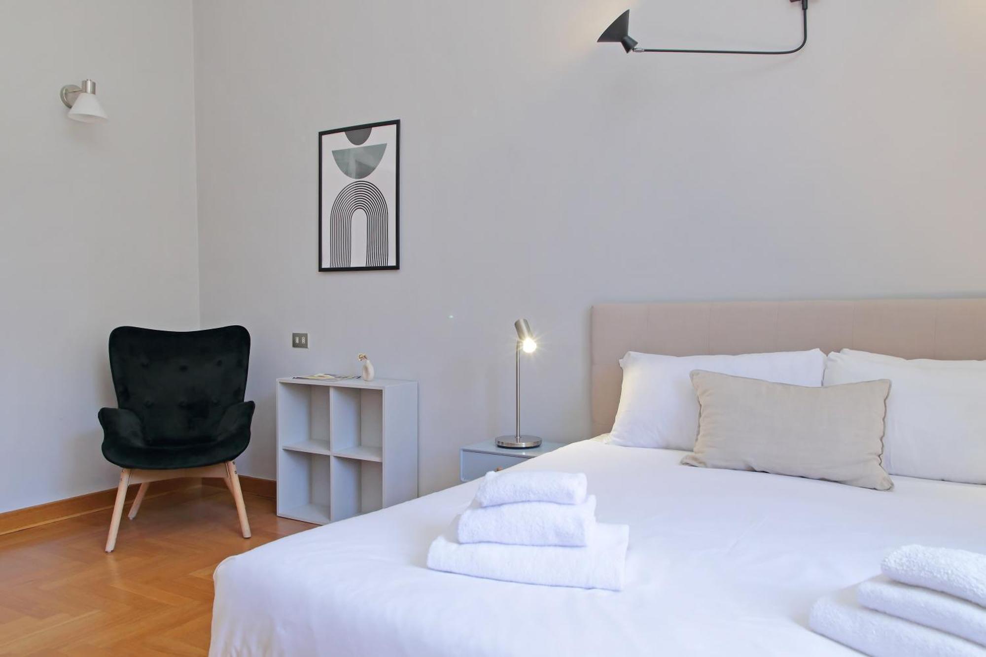 Luxury In The Ghetto's Heart * Rom