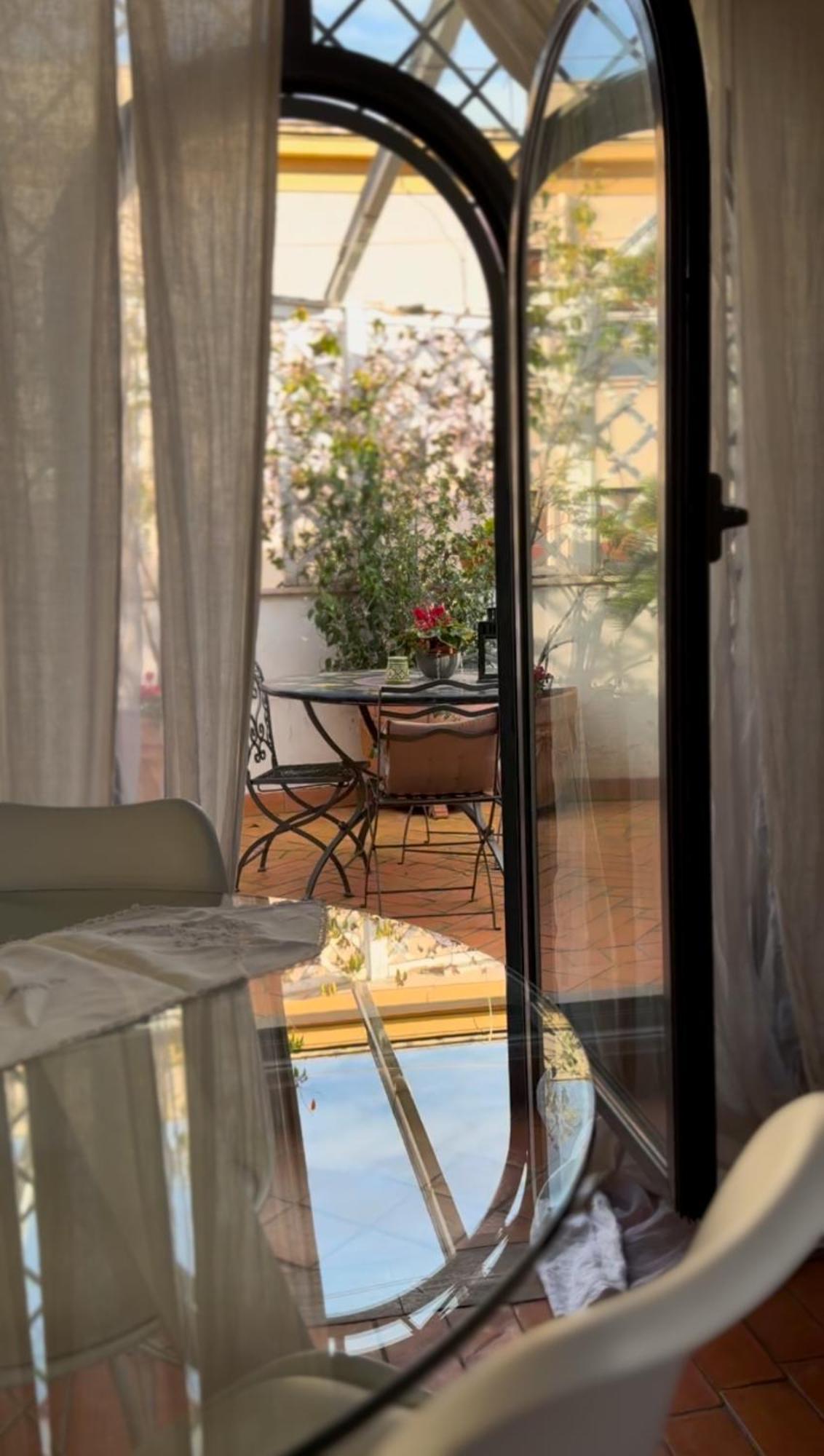 Attico Le Castelline * Rome