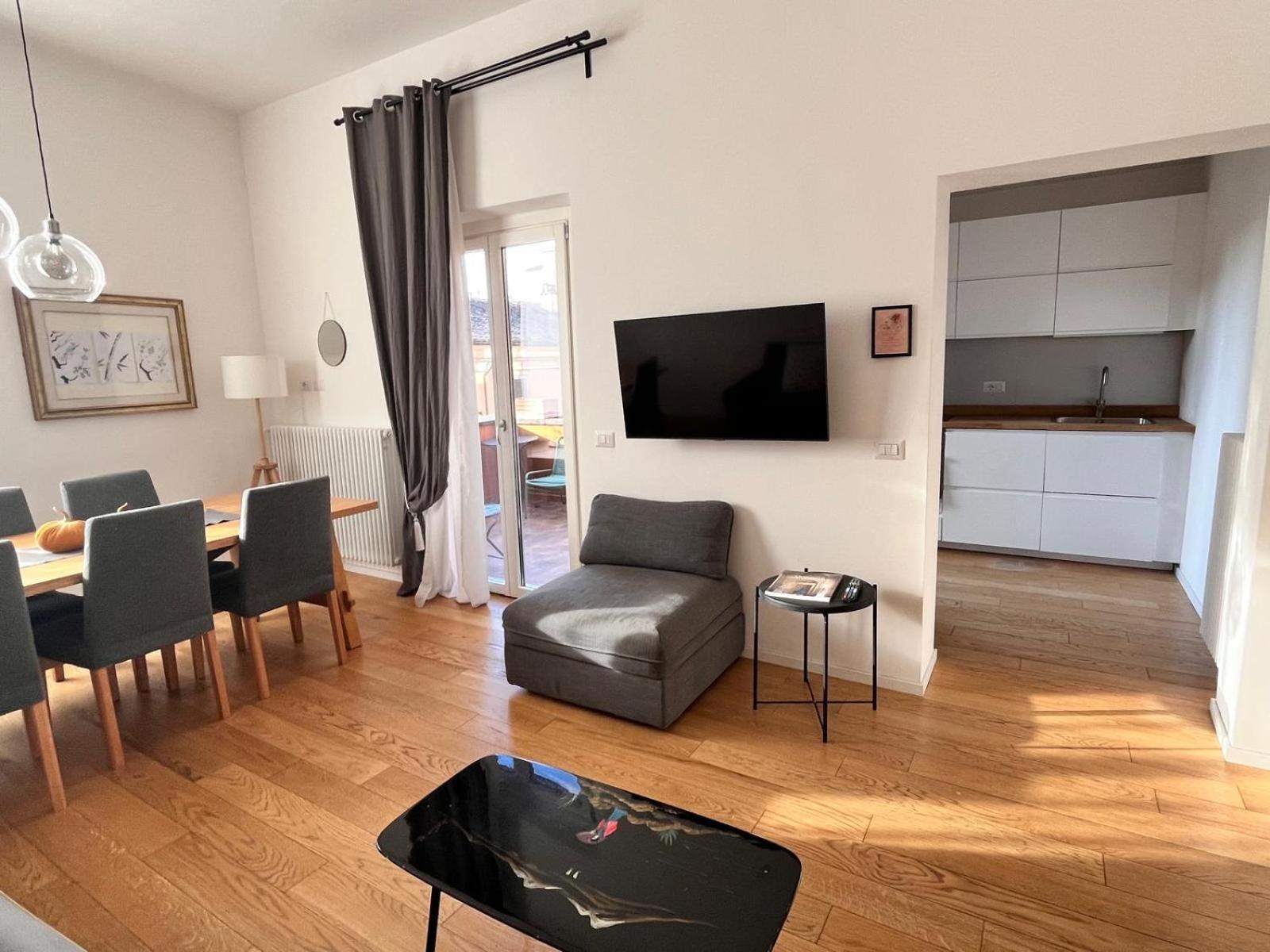 Dieci At Spanish Step - Belsiana Luxury Feriehus Roma