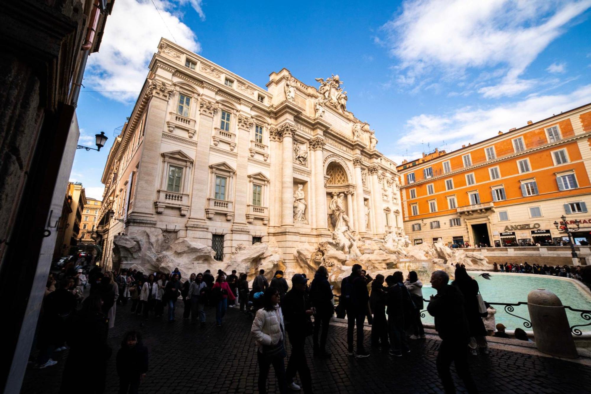 Fontana Di Trevi Sweet Apartment