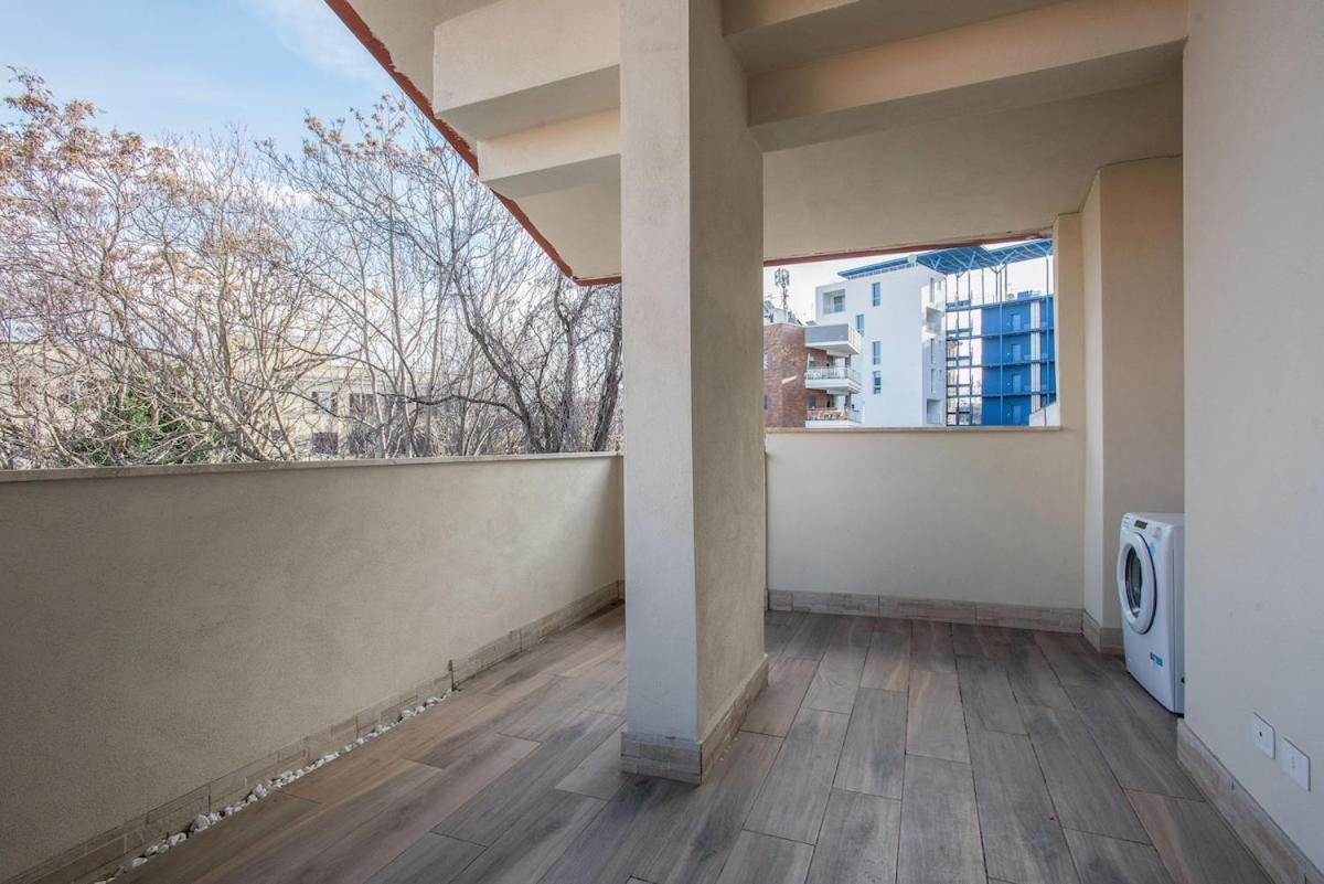 Urban Oasis With Balcony And Free Private Parking Roma