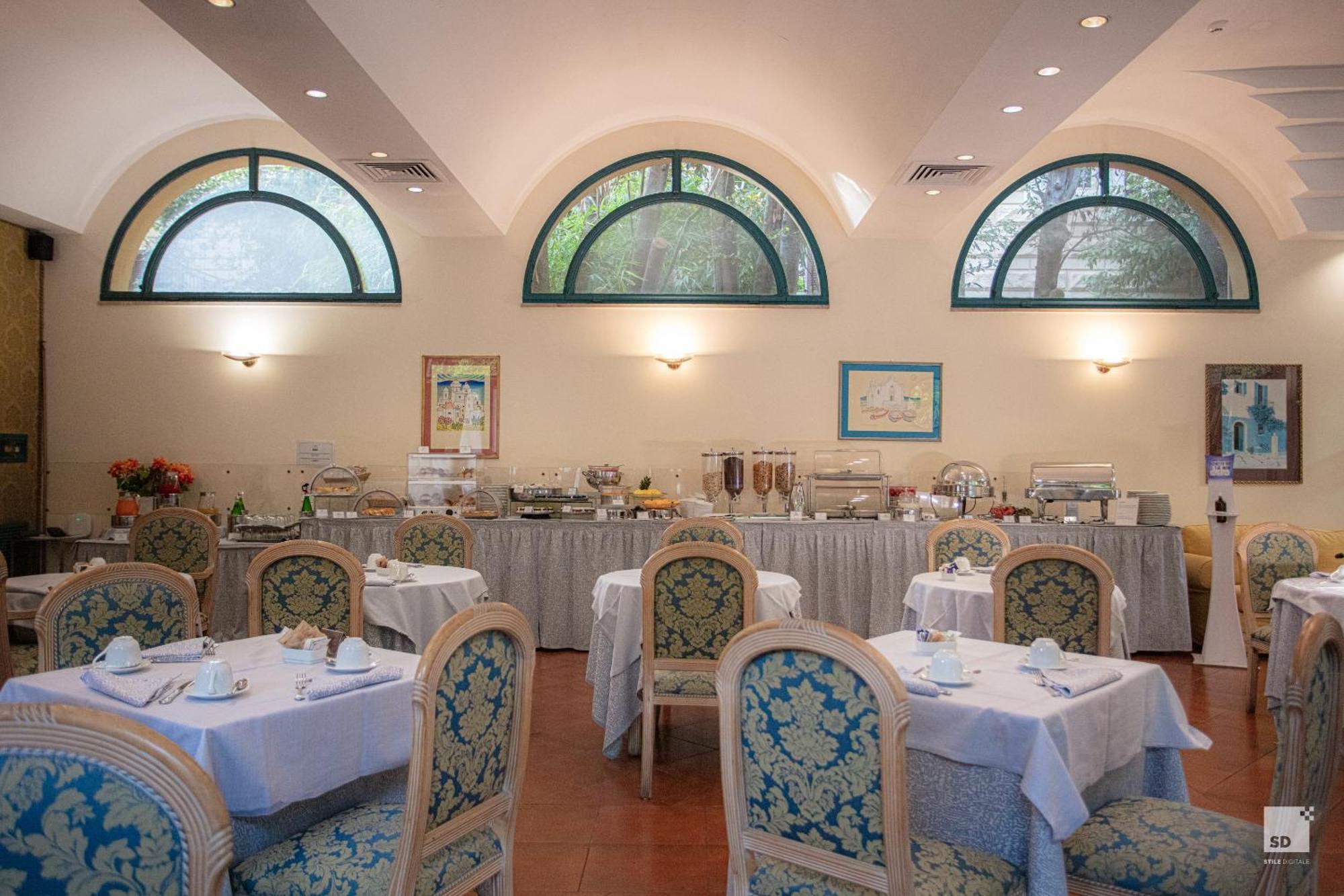 Aldrovandi Hotel 4*