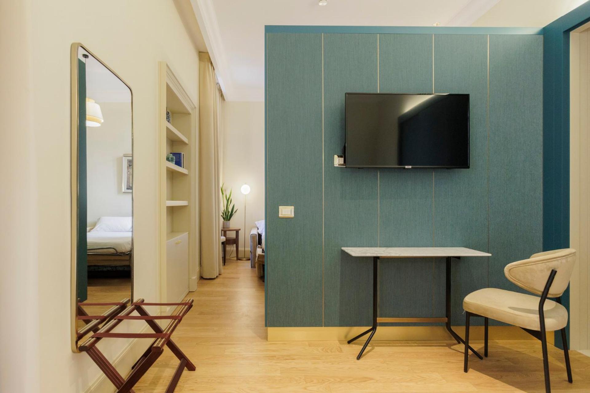 Sentho Hotel *