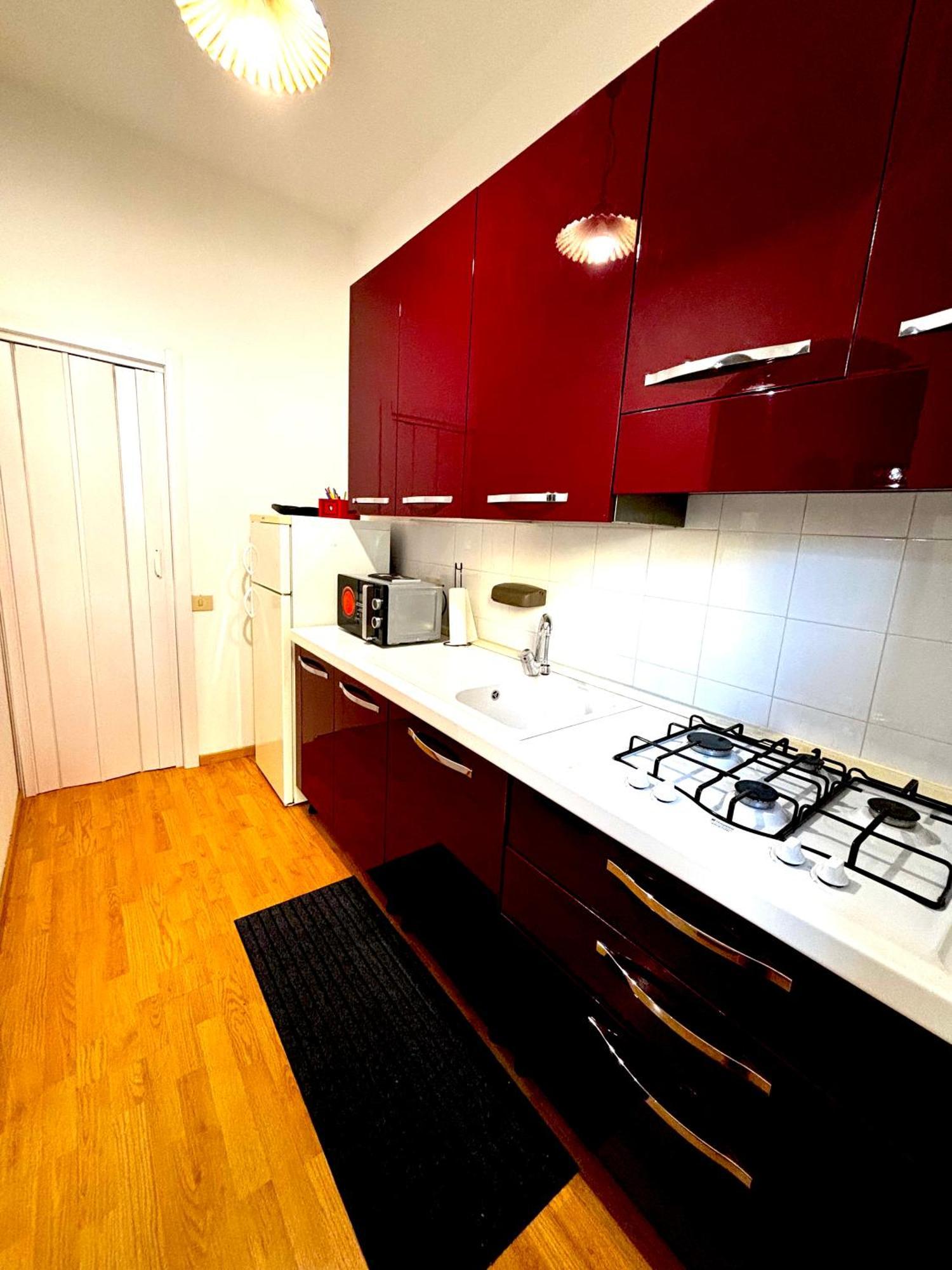 Appartamento Gecko, Cozy At 5min From Metro, Bus, Tram *