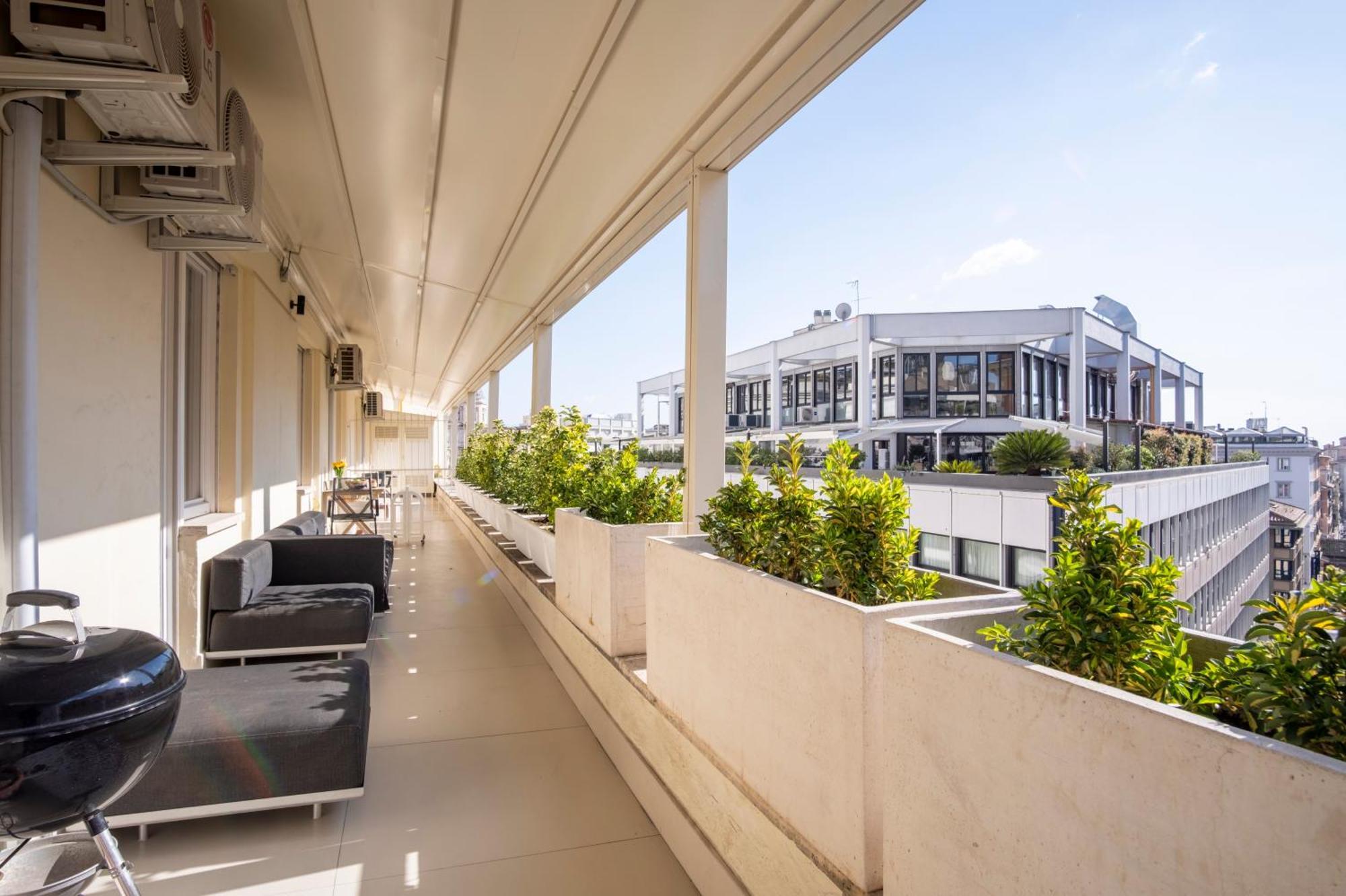 Elegantis Penthouse In The Heart Of With Private Terrace And View Appartamento *
