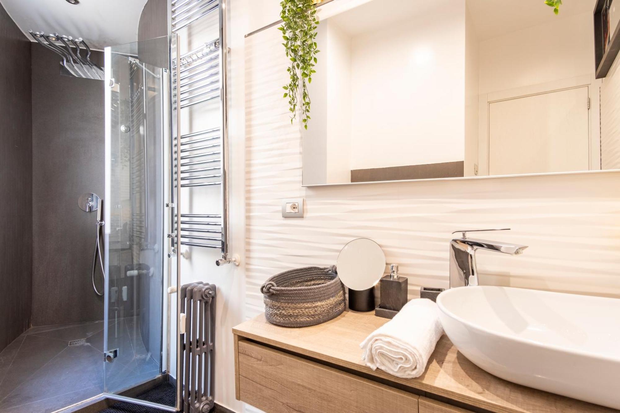 Elegantis Penthouse In The Heart Of With Private Terrace And View Appartamento