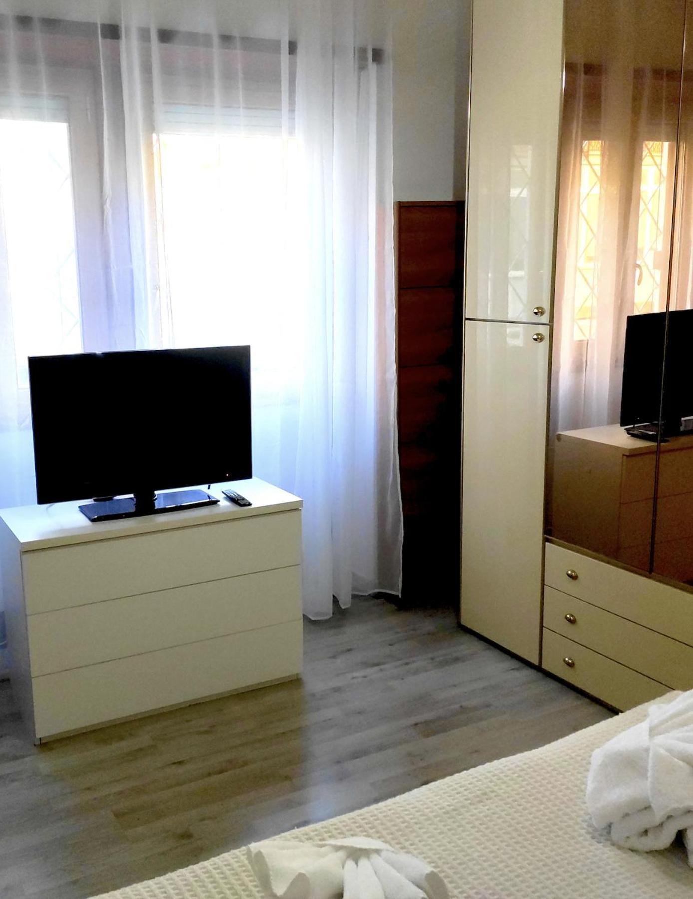 Gecko, Cozy At 5min From Metro, Bus, Tram Appartamento *