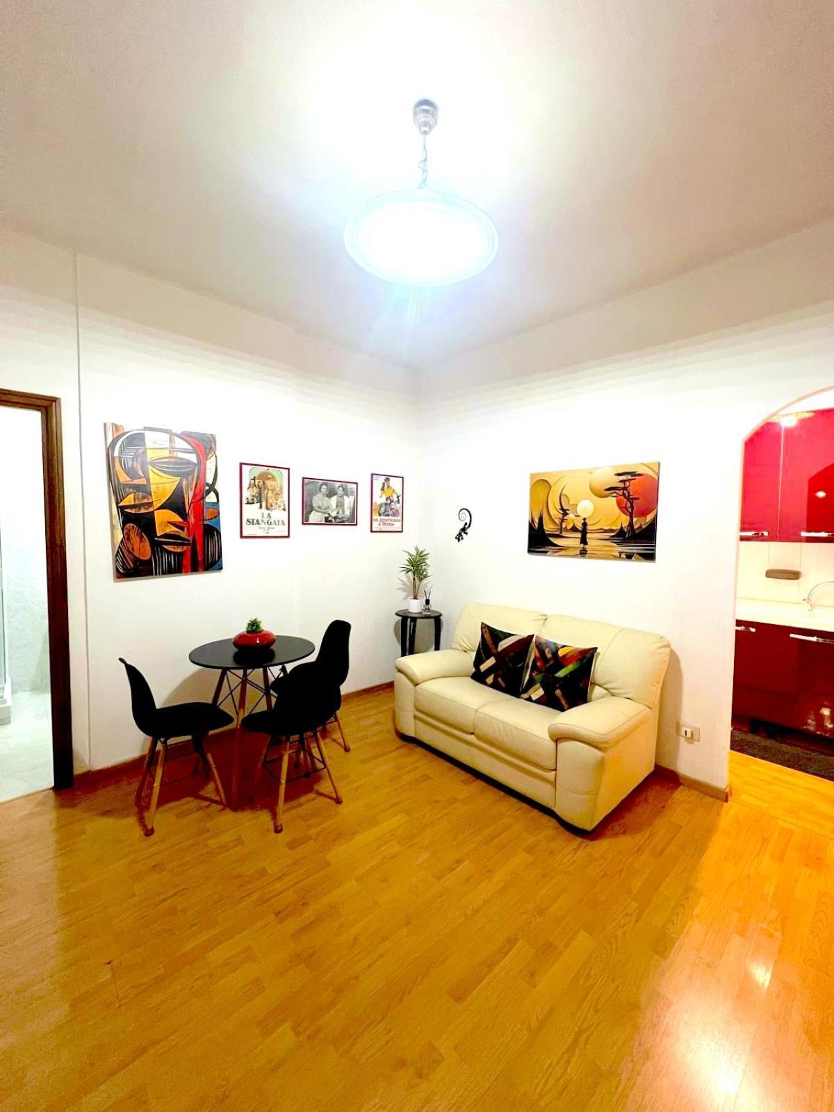 Appartamento Gecko, Cozy At 5min From Metro, Bus, Tram Roma
