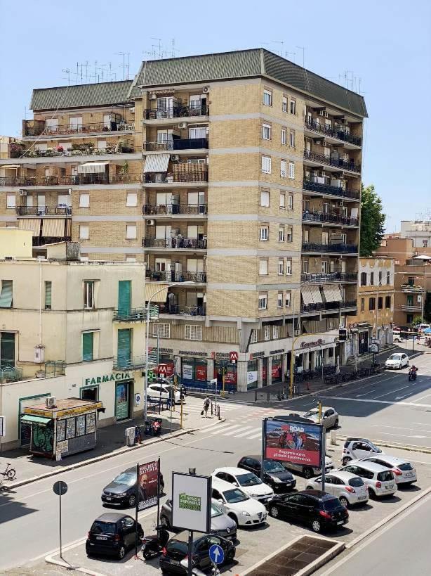 Leilighet The Italian House In A Pochi Passi Dalla Metro A *