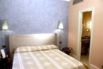 Mangili Hotel 3*