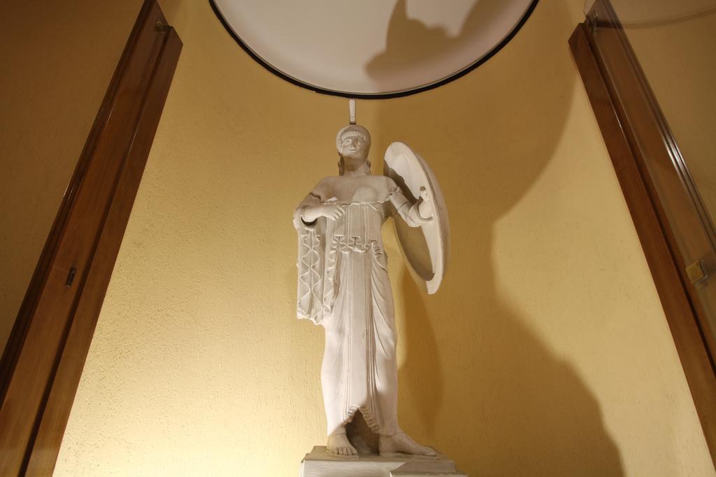Athena 3* Rom