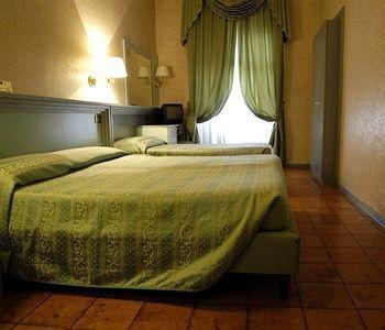 Zara Hotell 3*