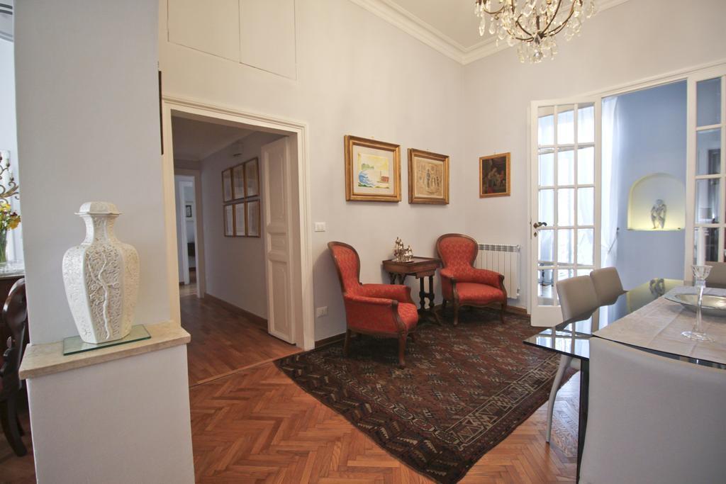 At Penthouse Apartamento