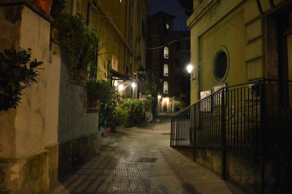 Nel Cortile Segreto