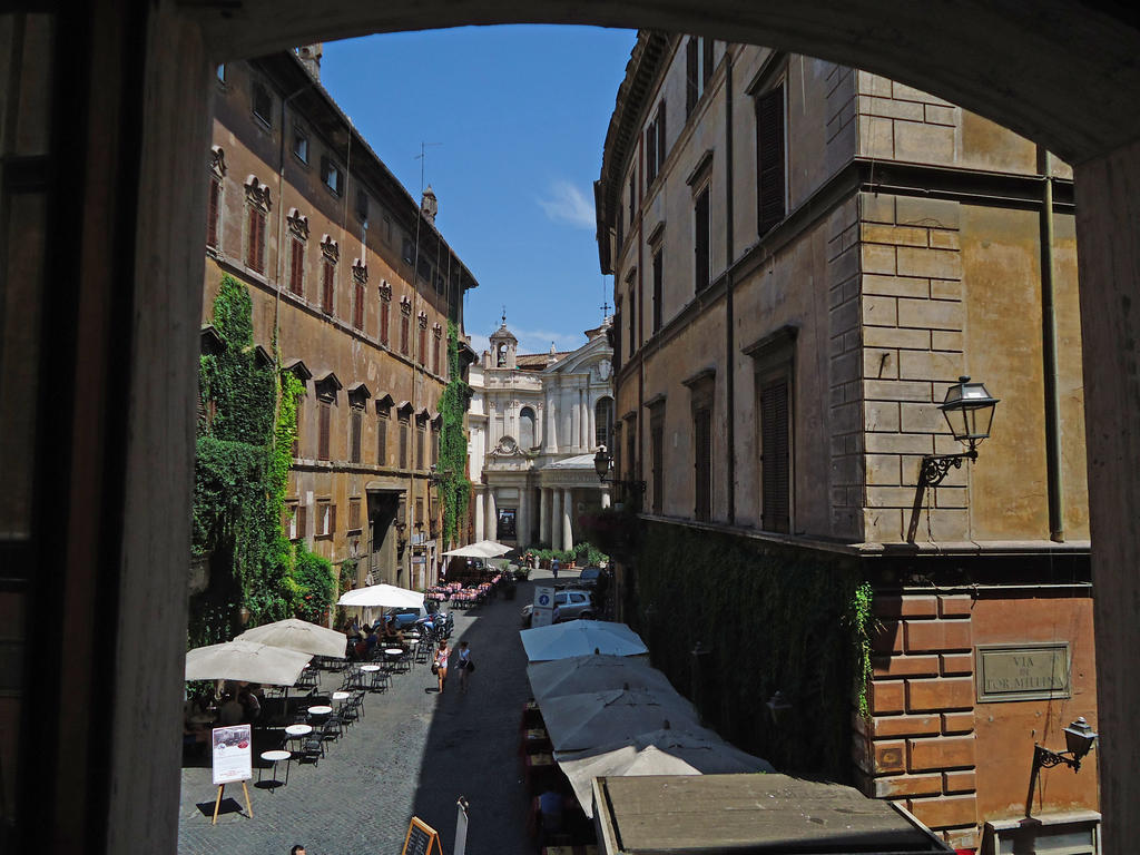 Navona
