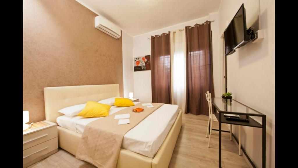 Acomodação com café da manhã  Bed Cinecittadue Roma