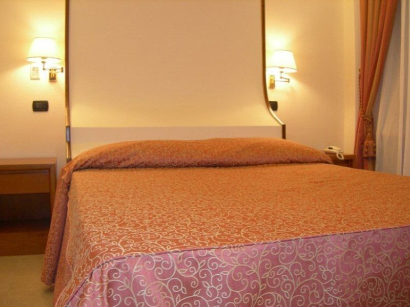 Crosti Hotel Roma