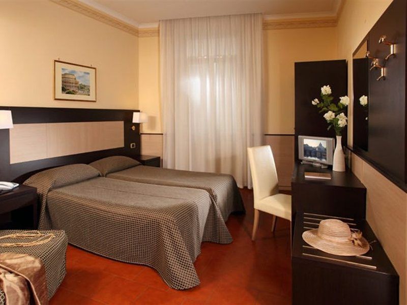 Shg Portamaggiore Hotel 3*