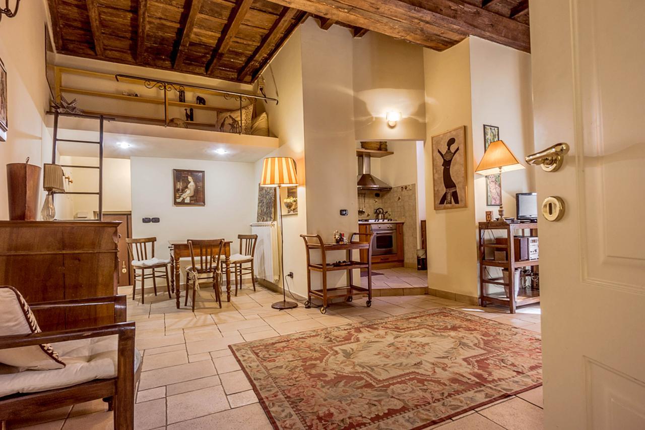 Palazzo Farnese Historical Apartamento